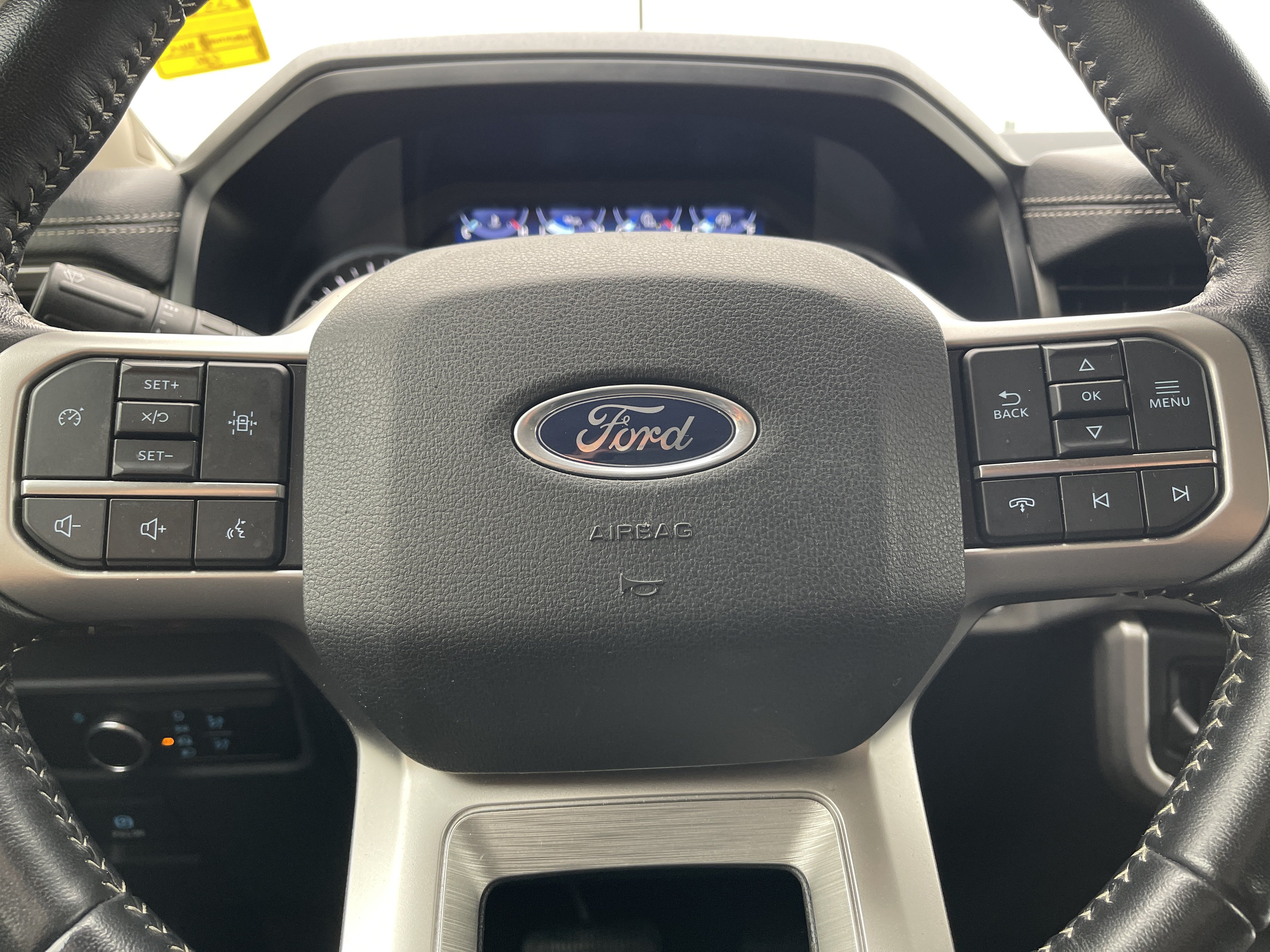 Used 2023 Ford Expedition XL AWD/4WD image 15