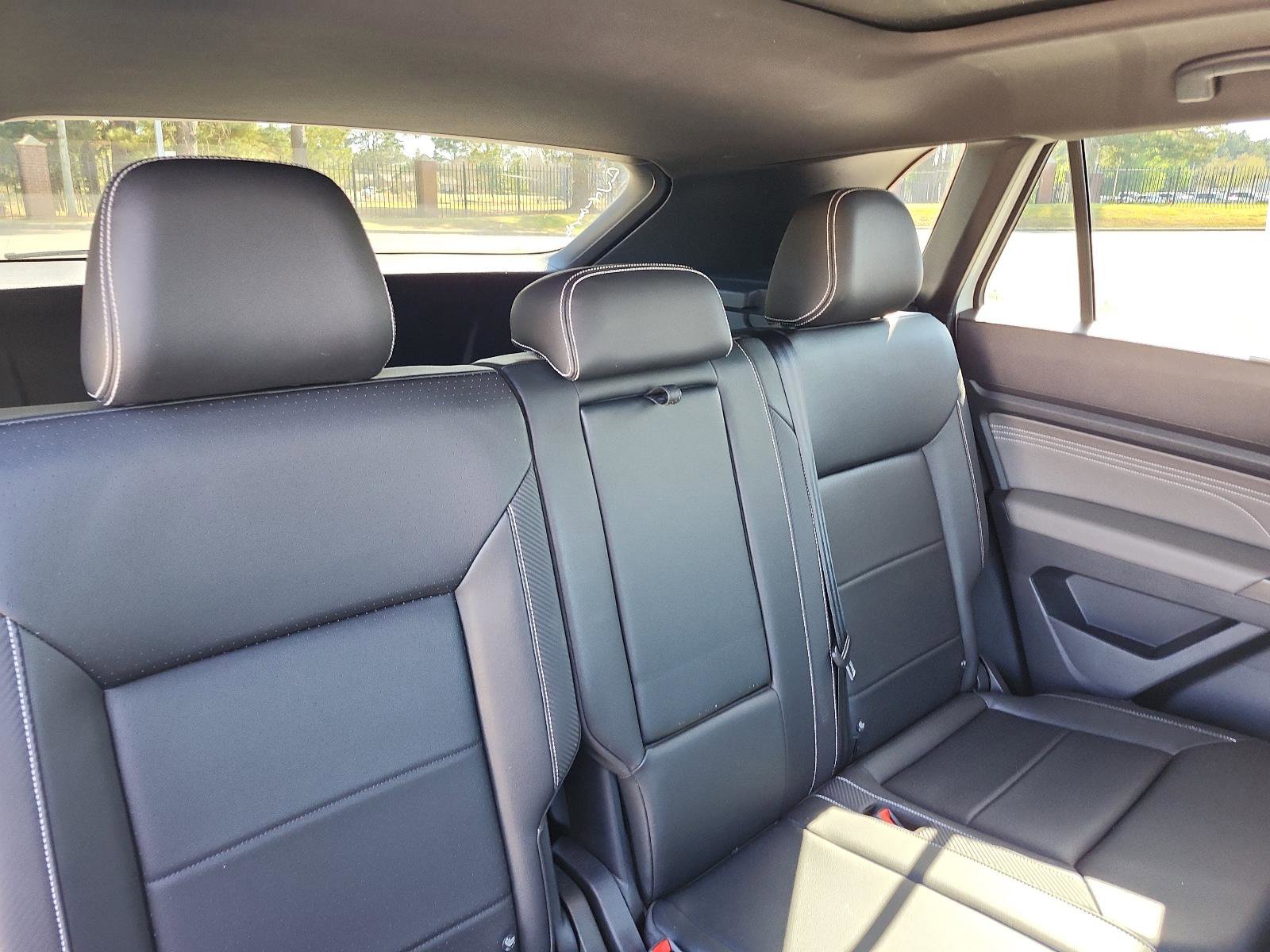 Used 2023 Volkswagen Atlas Cross Sport SE w/ Panoramic Sunroof Package image 10