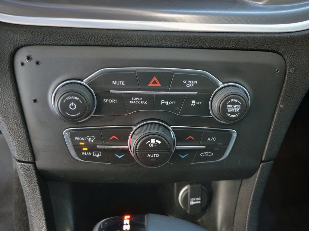Used 2020 Dodge Charger SXT image 19