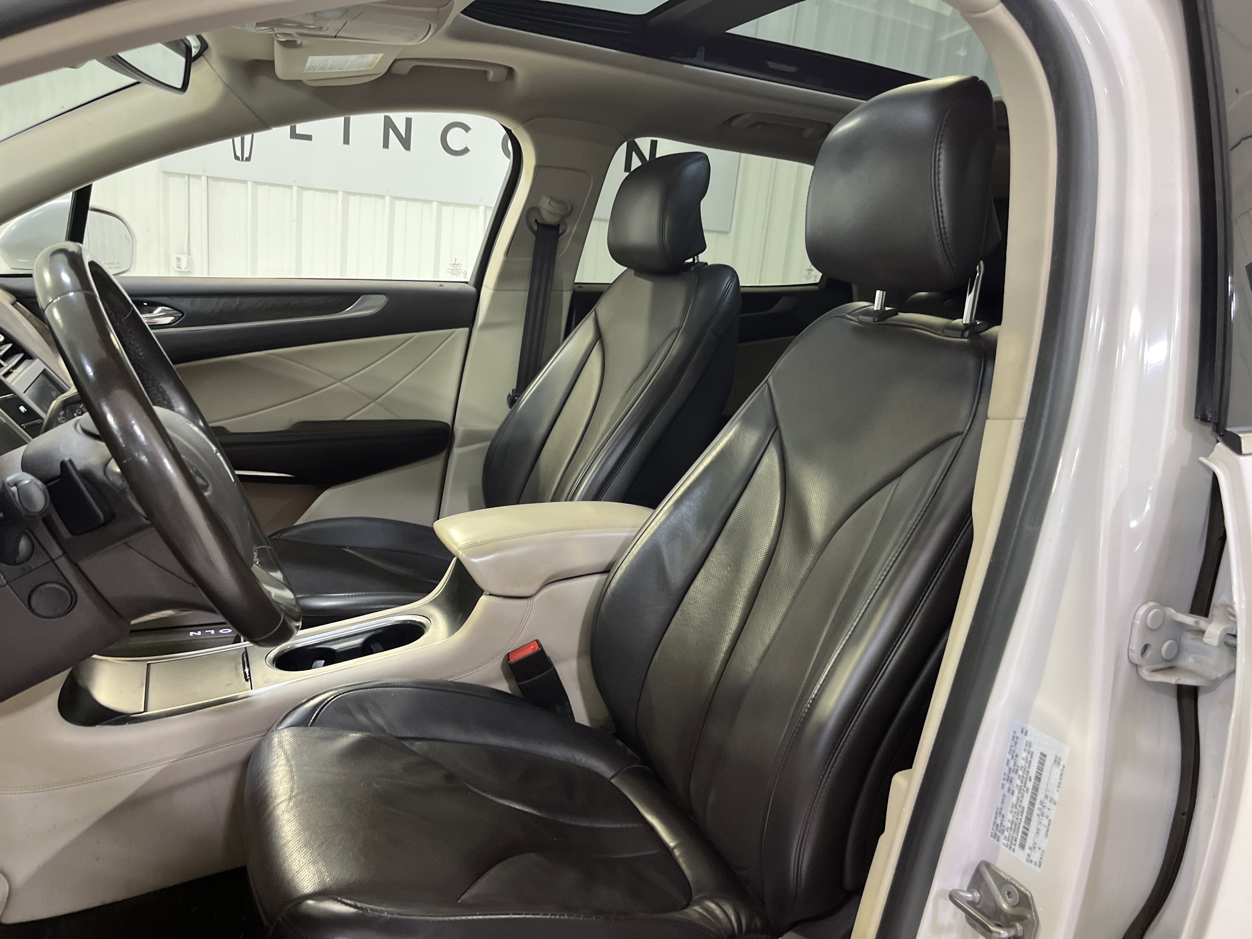 Used 2019 Lincoln MKC Reserve w/ MKC Climate Package image 10