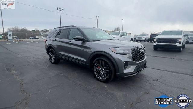 Used 2025 Ford Explorer ST-Line w/ ST-Line Street Pack image 2