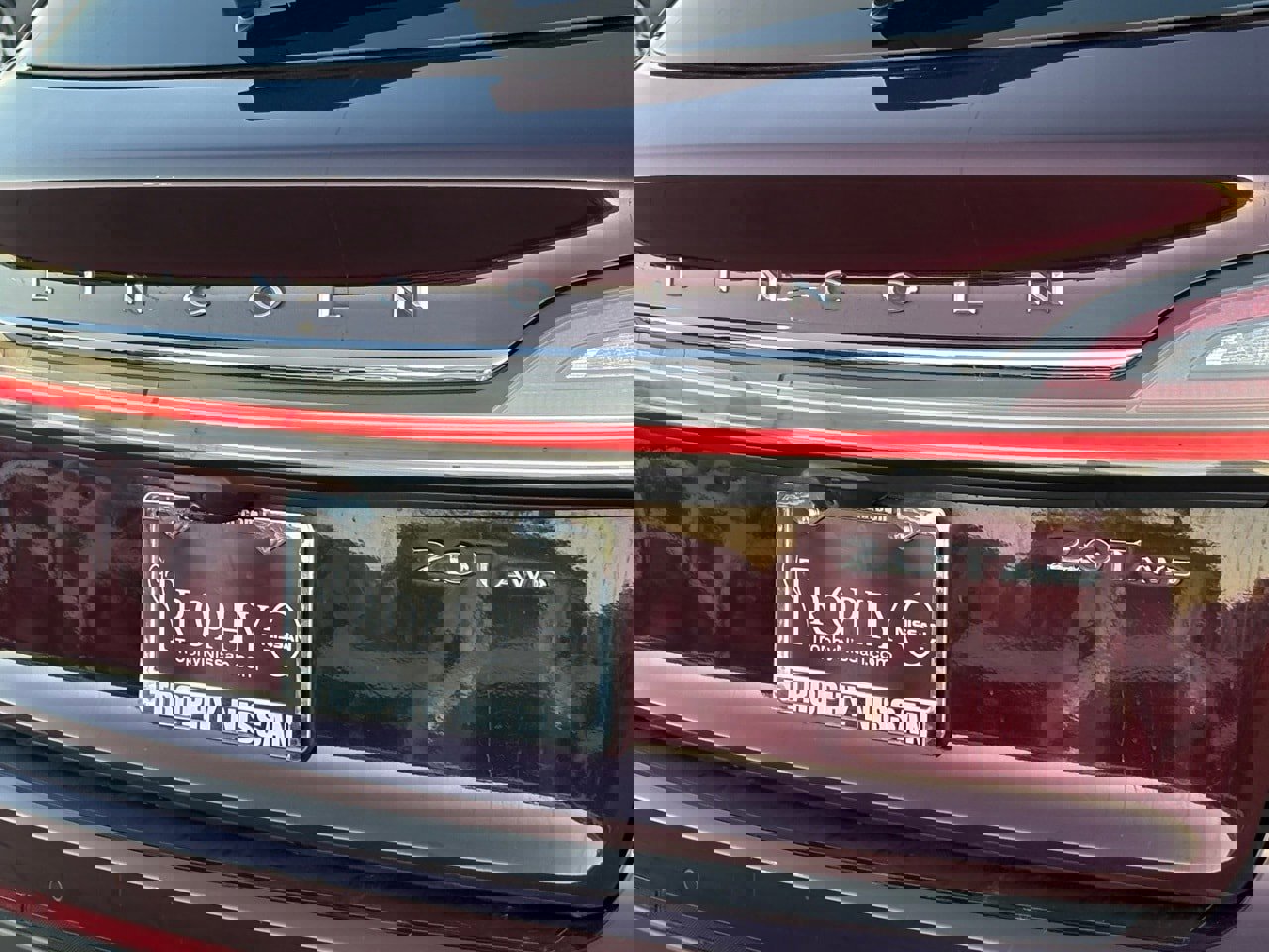 Used 2020 Lincoln Nautilus Reserve image 8