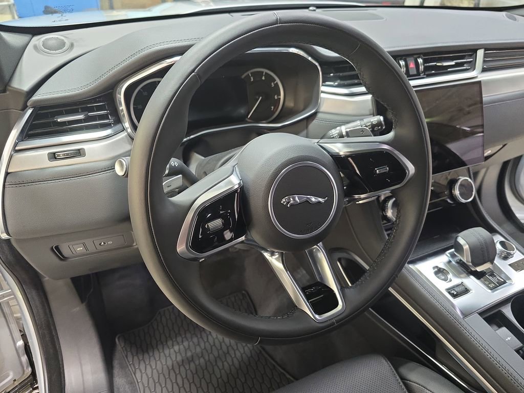 Used 2023 Jaguar F-PACE S AWD/4WD image 17