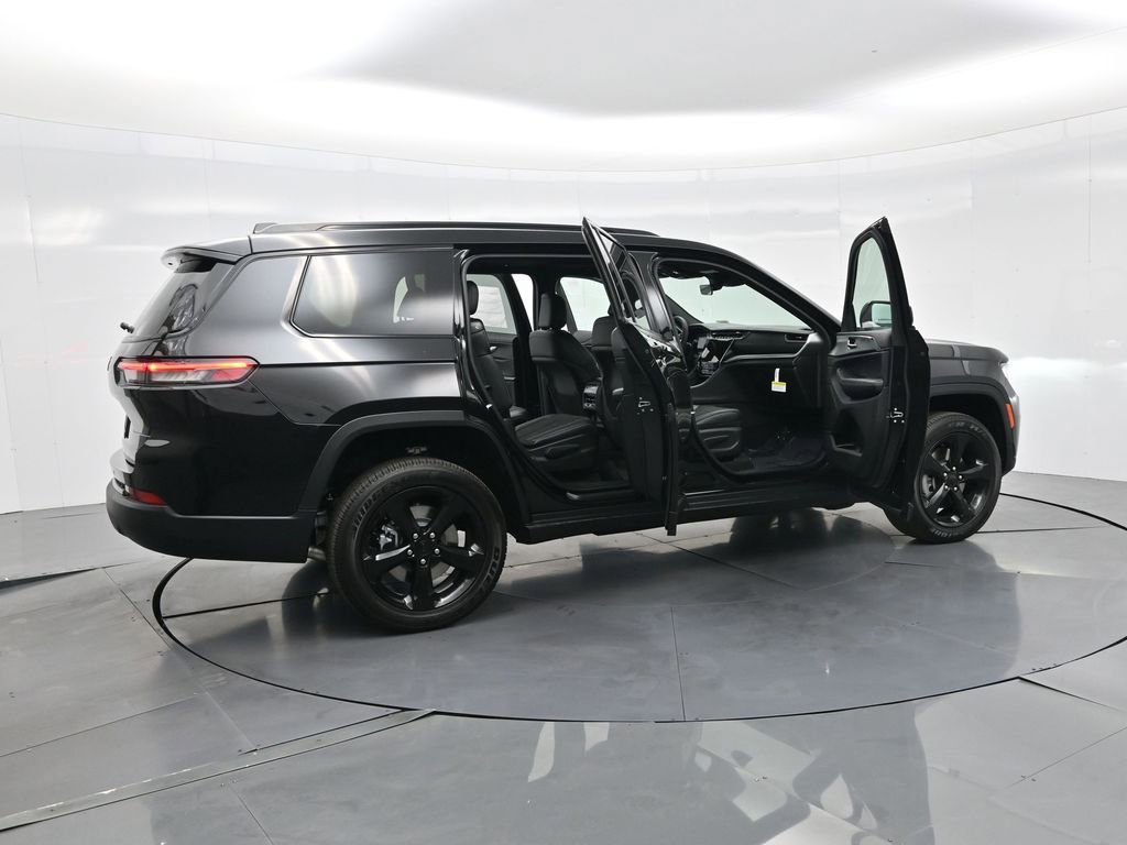 New 2025 Jeep Grand Cherokee L Altitude image 40