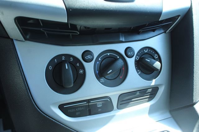 Used 2014 Ford Focus SE image 18