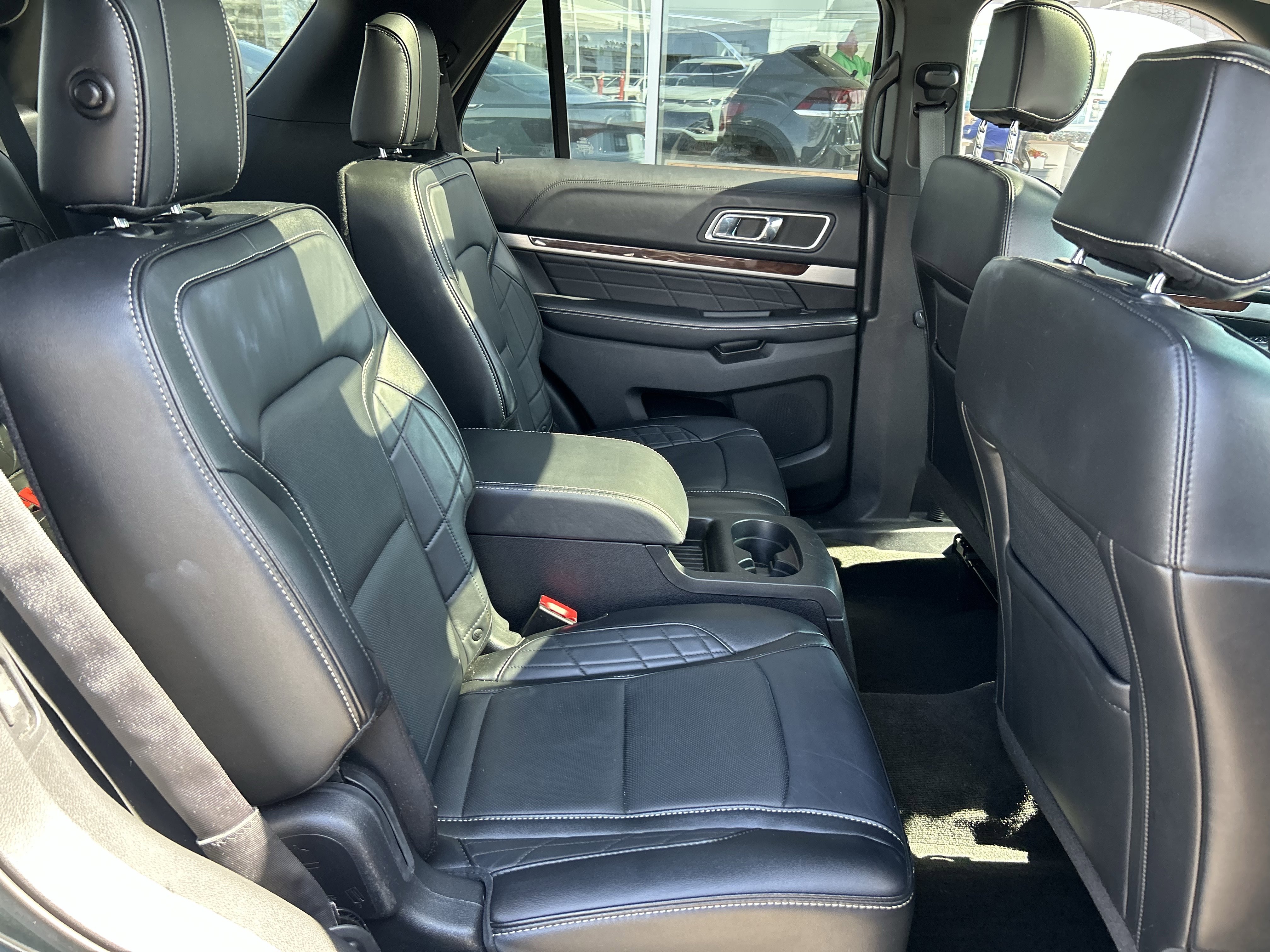 Used 2016 Ford Explorer Platinum image 26