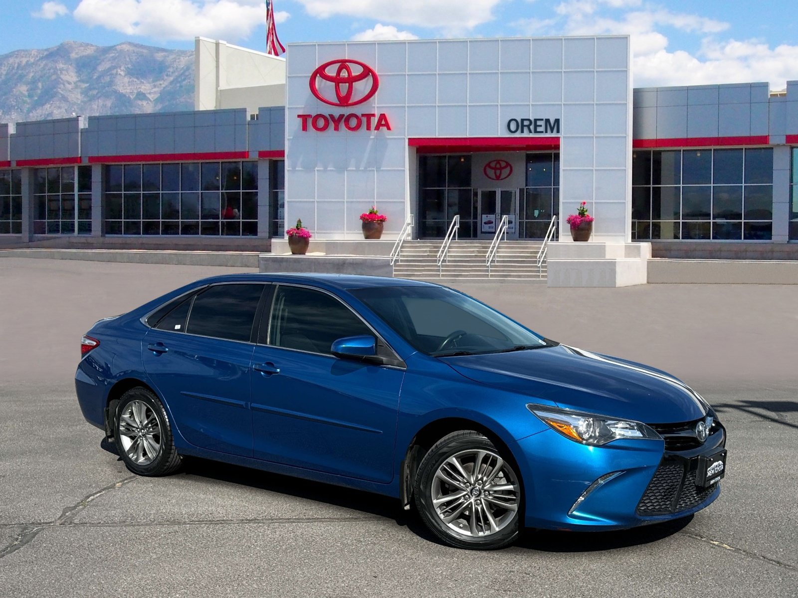 Used 2017 Toyota Camry SE w/ Protection Package (Q2) FWD image 1