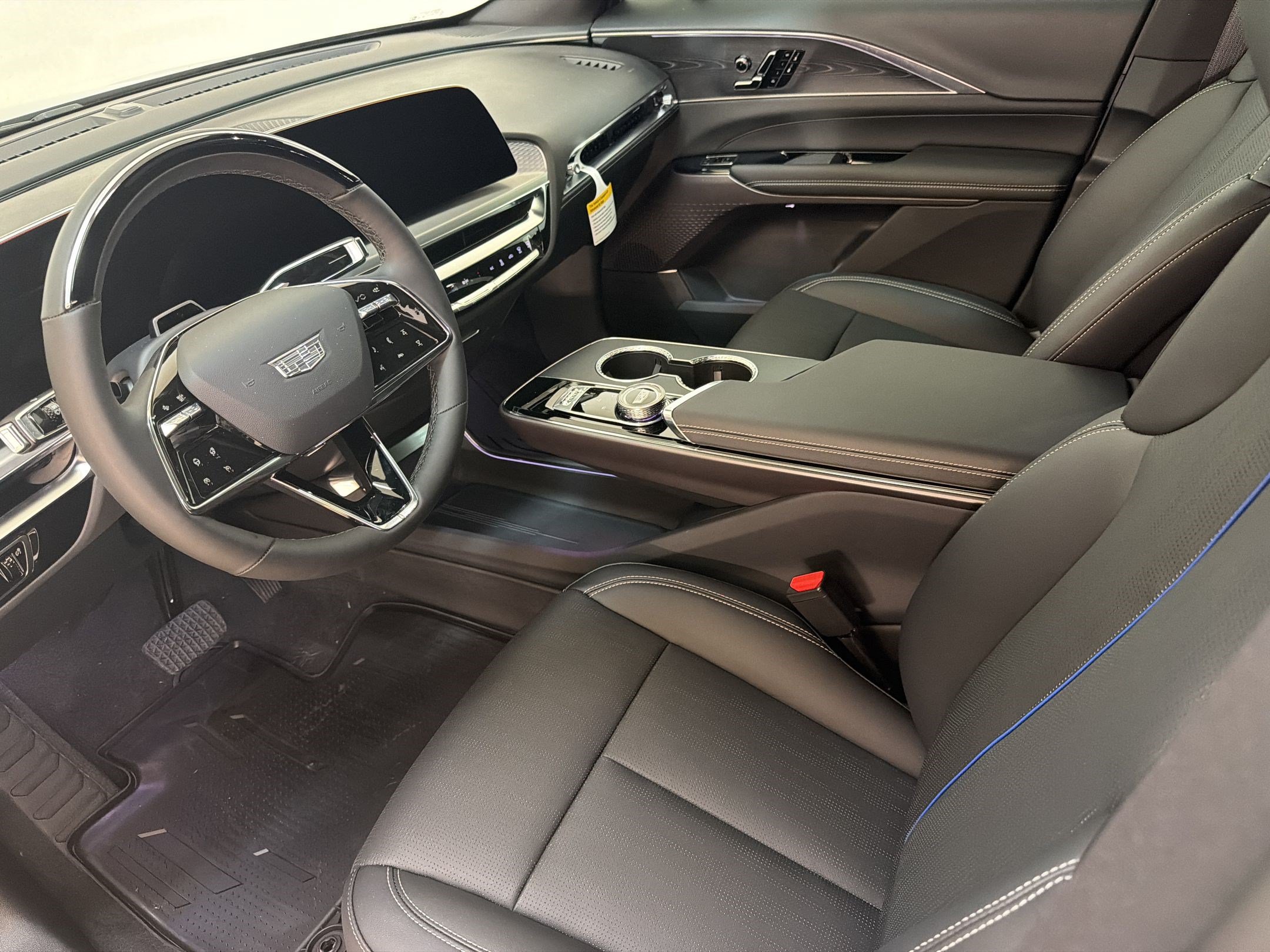 New 2026 Cadillac Lyriq Sport AWD/4WD image 4