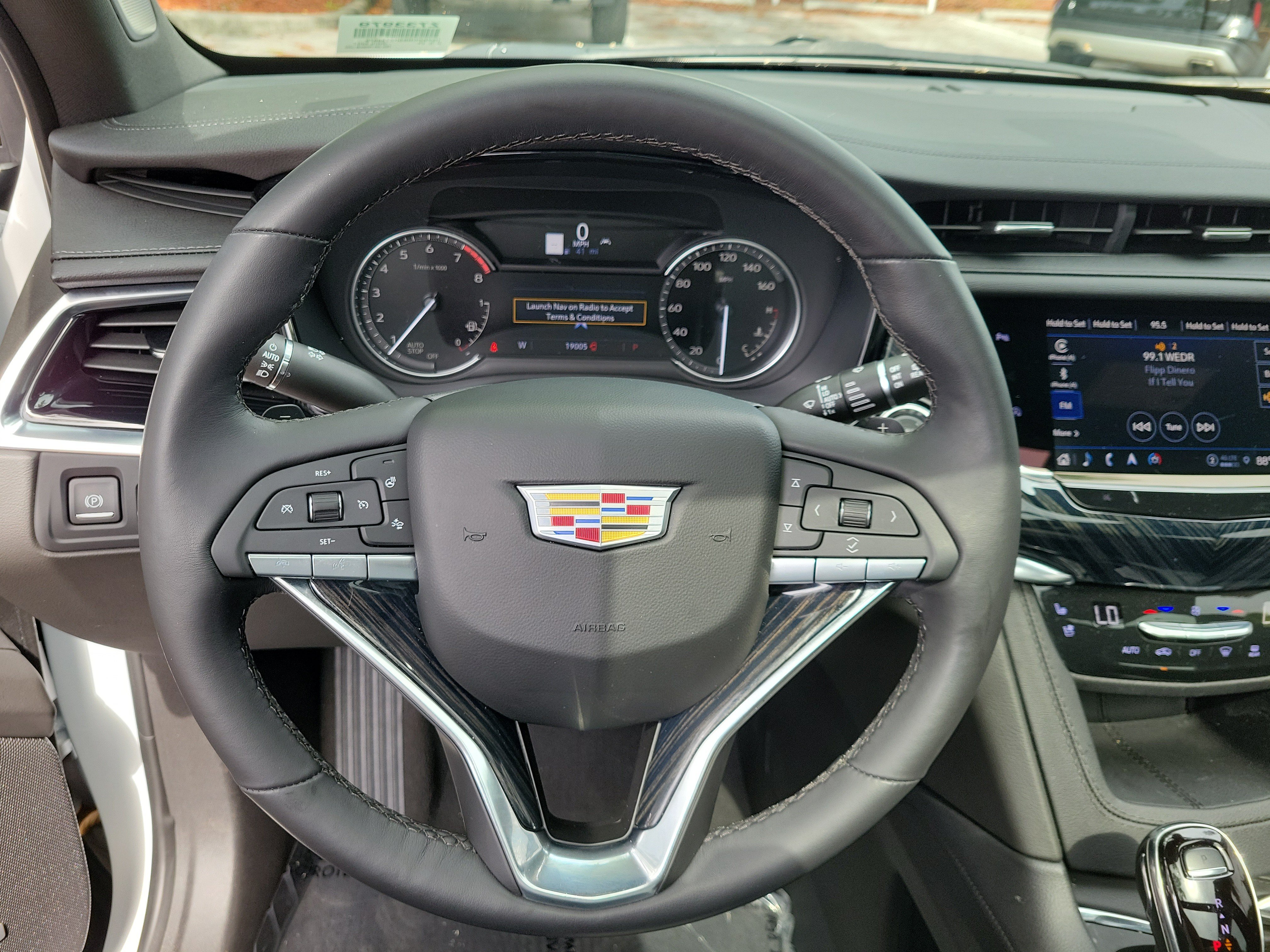 Used 2024 Cadillac XT6 Premium Luxury FWD image 21