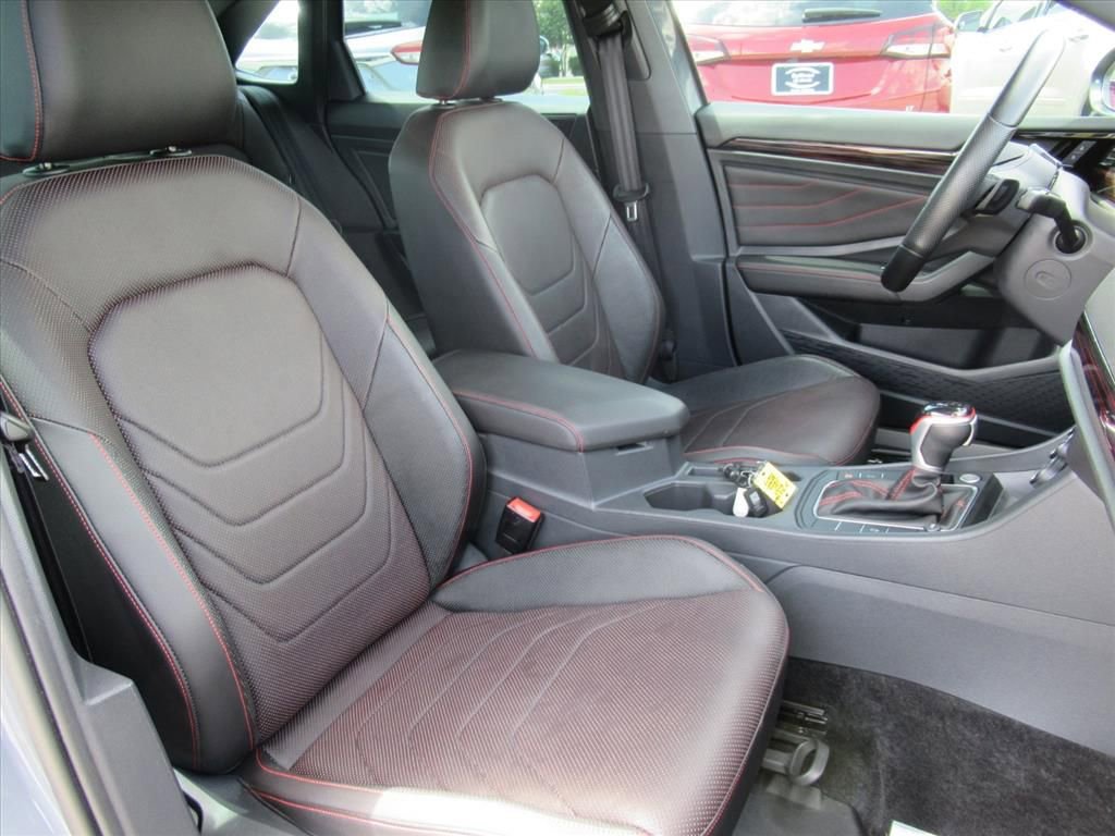 Used 2023 Volkswagen Jetta GLI Autobahn FWD image 9
