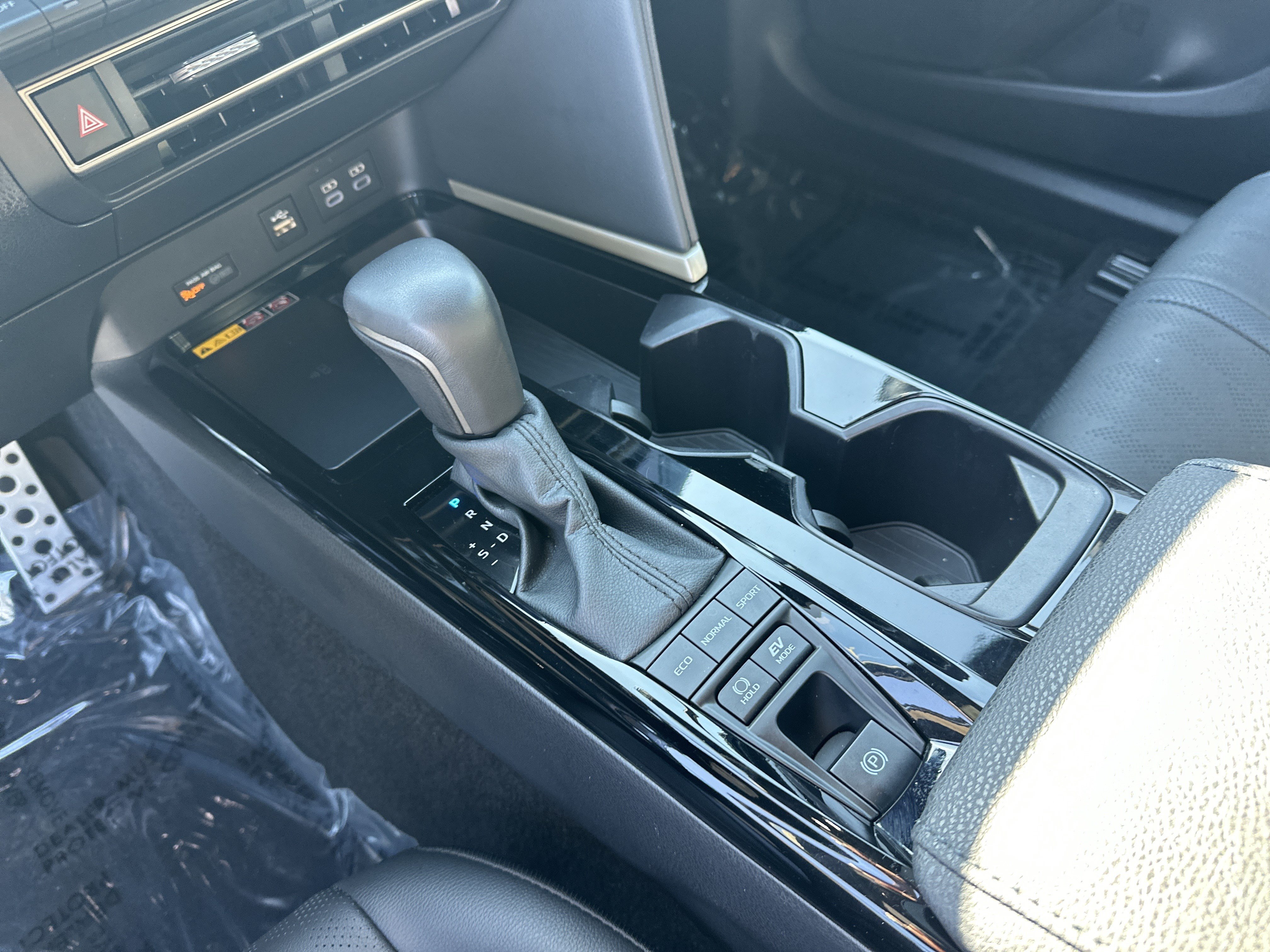 Used 2025 Toyota Camry XSE FWD image 26