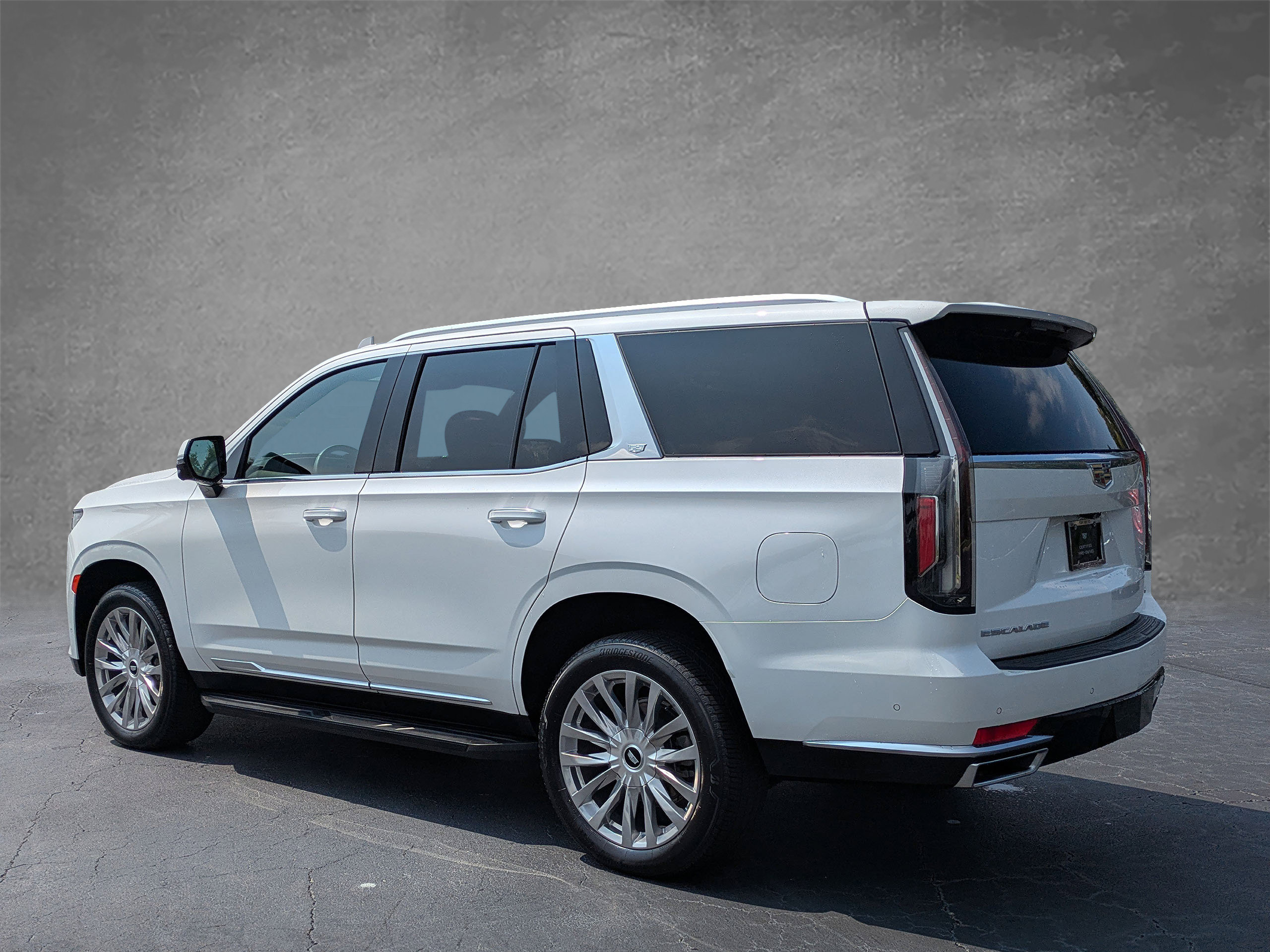 Certified 2024 Cadillac Escalade Premium Luxury w/ Performance Package AWD/4WD image 3