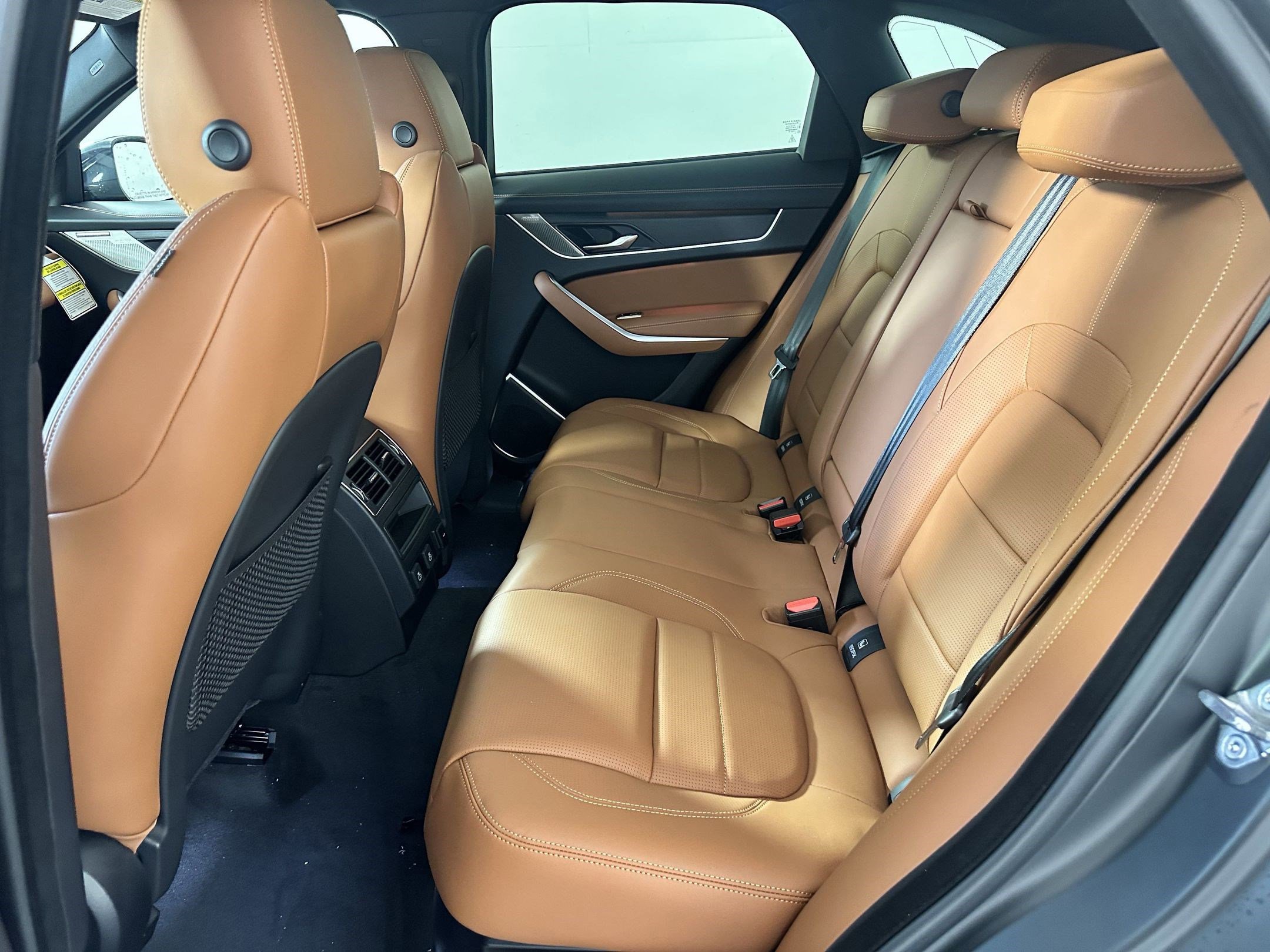 New 2026 Jaguar F-PACE R-Dynamic S image 11