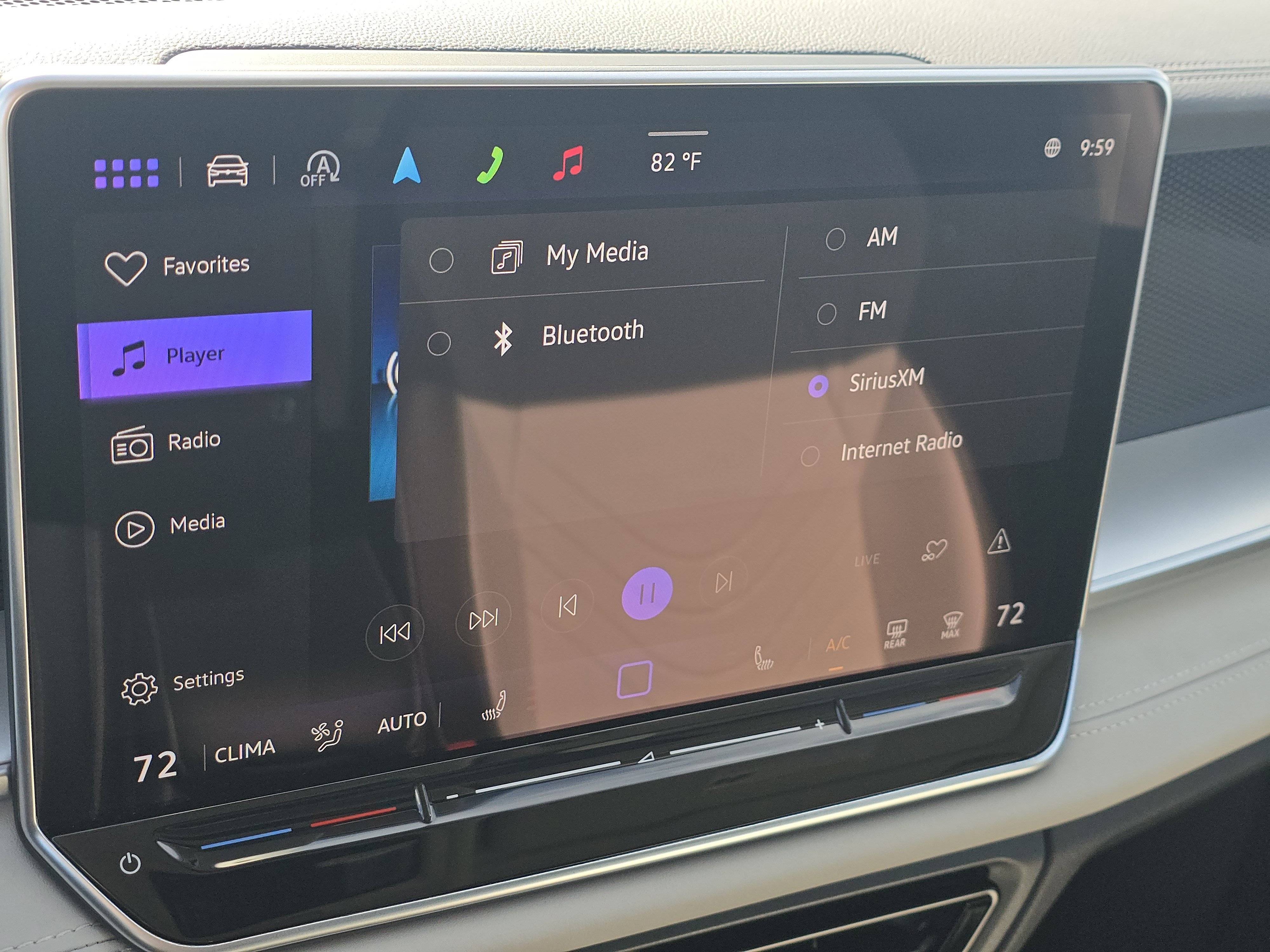 New 2025 Volkswagen Tiguan SE image 24