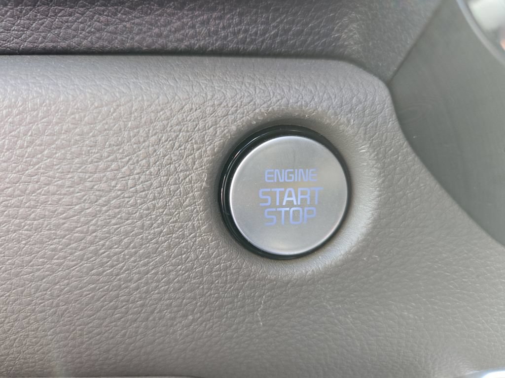 Used 2026 Kia Carnival FWD image 24