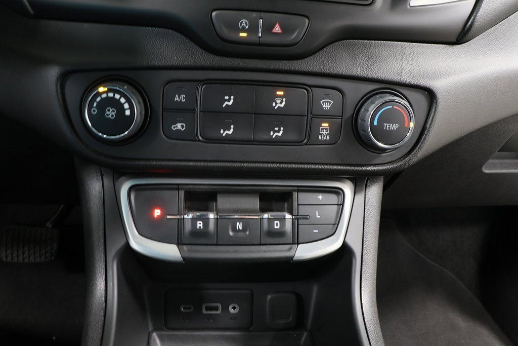 Used 2024 GMC Terrain SLE image 9