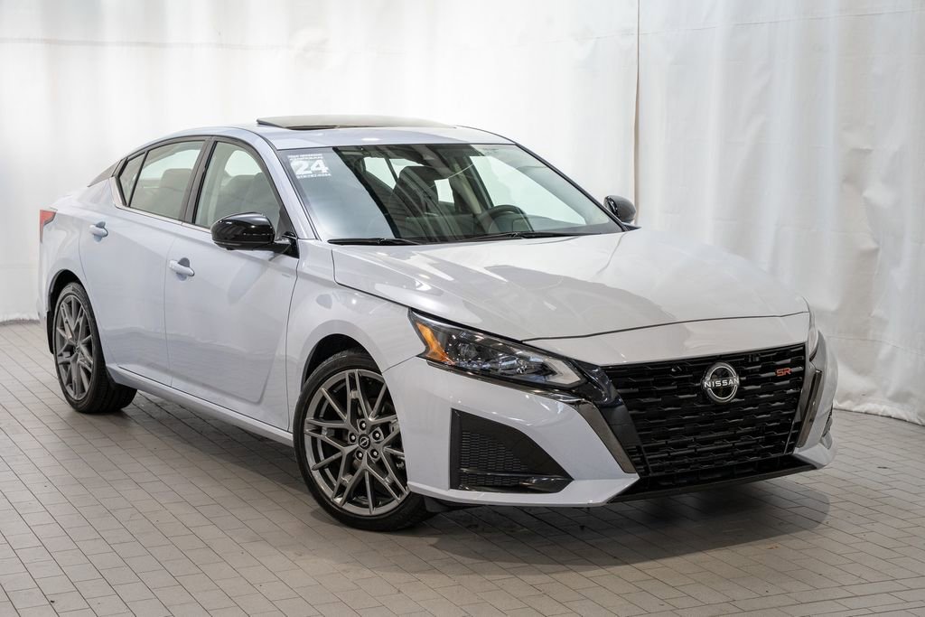 Certified 2024 Nissan Altima 2.0 SR image 1