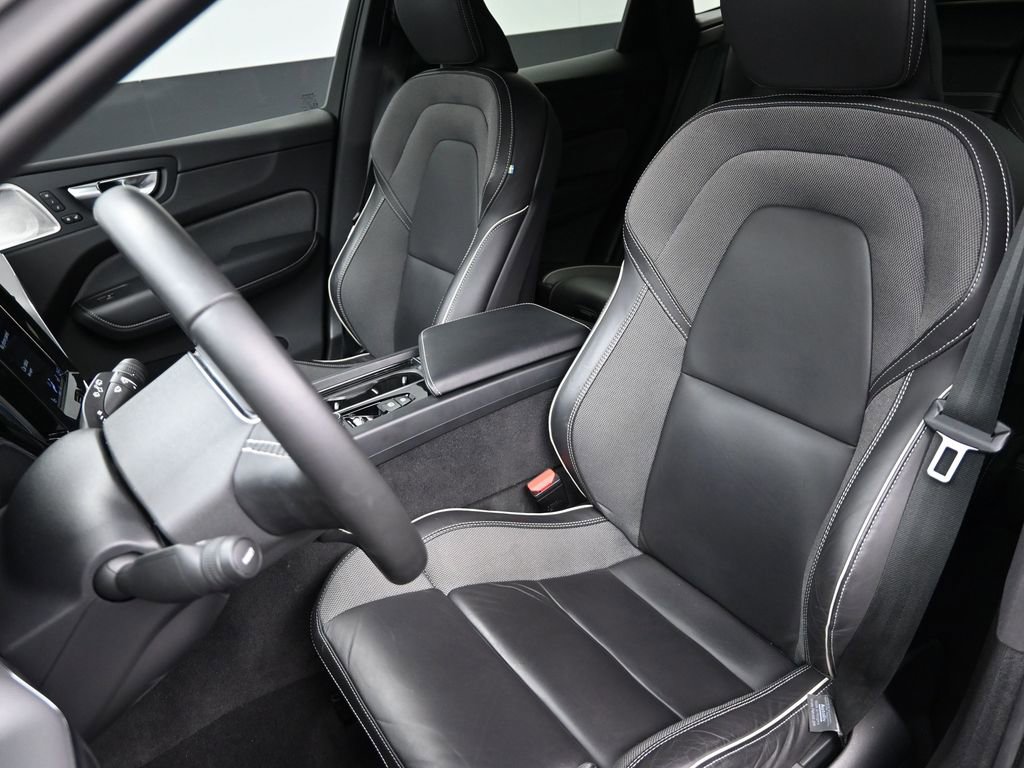 Used 2021 Volvo XC60 T8 R-Design w/ Advanced Package image 10