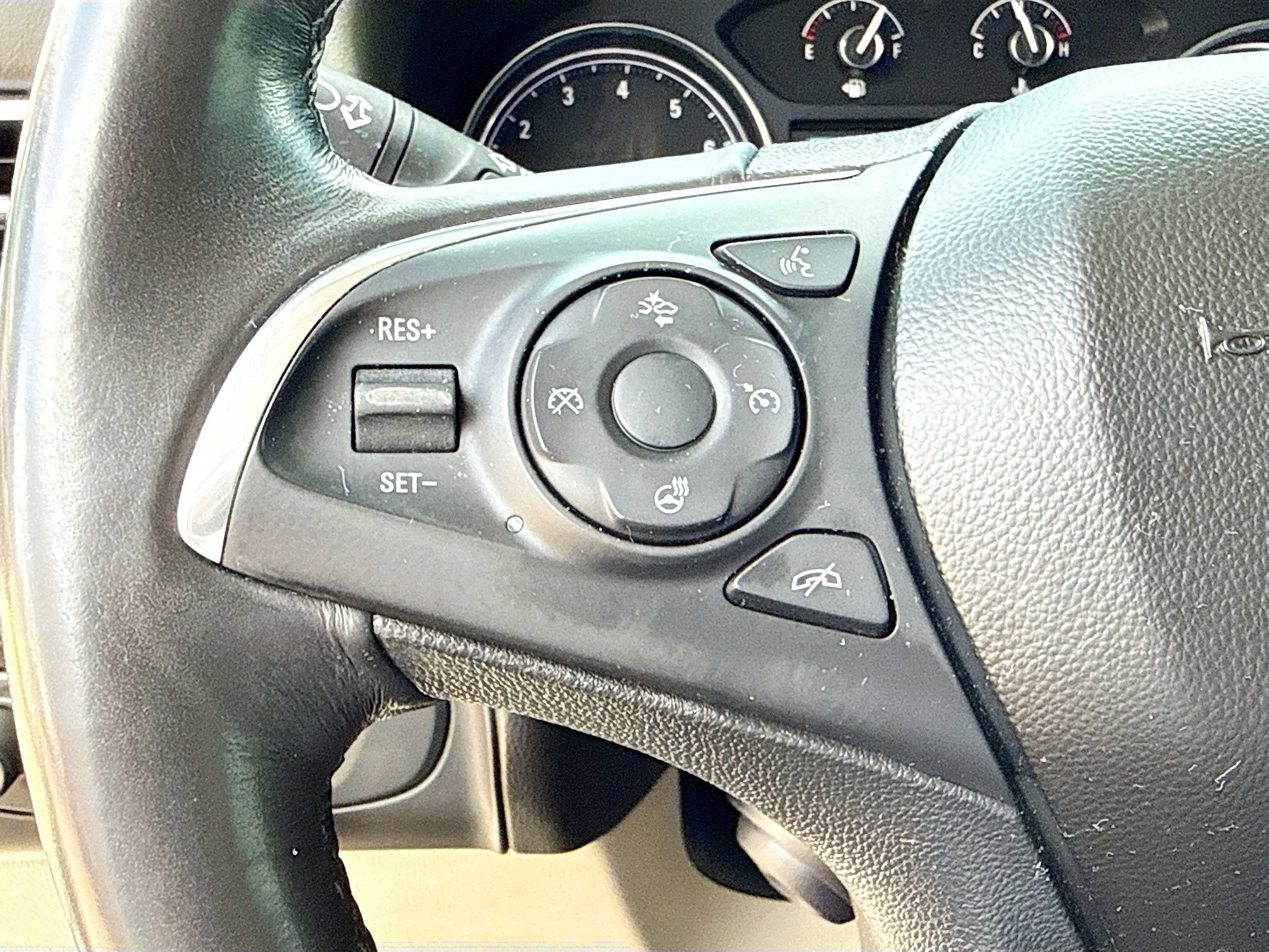 Used 2018 Buick Enclave Premium w/ Experience Buick Package FWD image 40