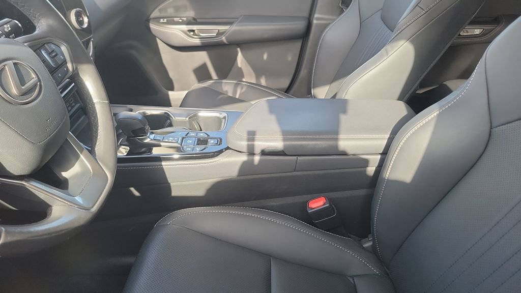 Used 2023 Lexus NX 350 AWD image 3