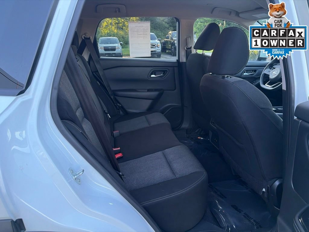 Used 2024 Nissan Rogue SV FWD image 24