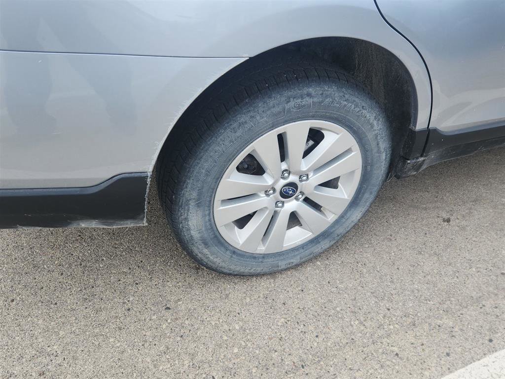 Used 2017 Subaru Outback 2.5i Premium image 5