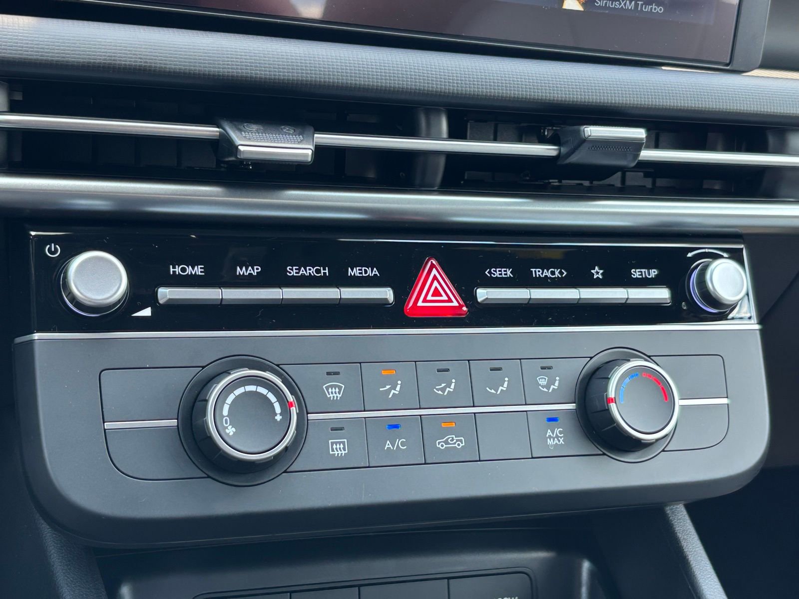 New 2026 Hyundai Santa Cruz SE FWD image 17