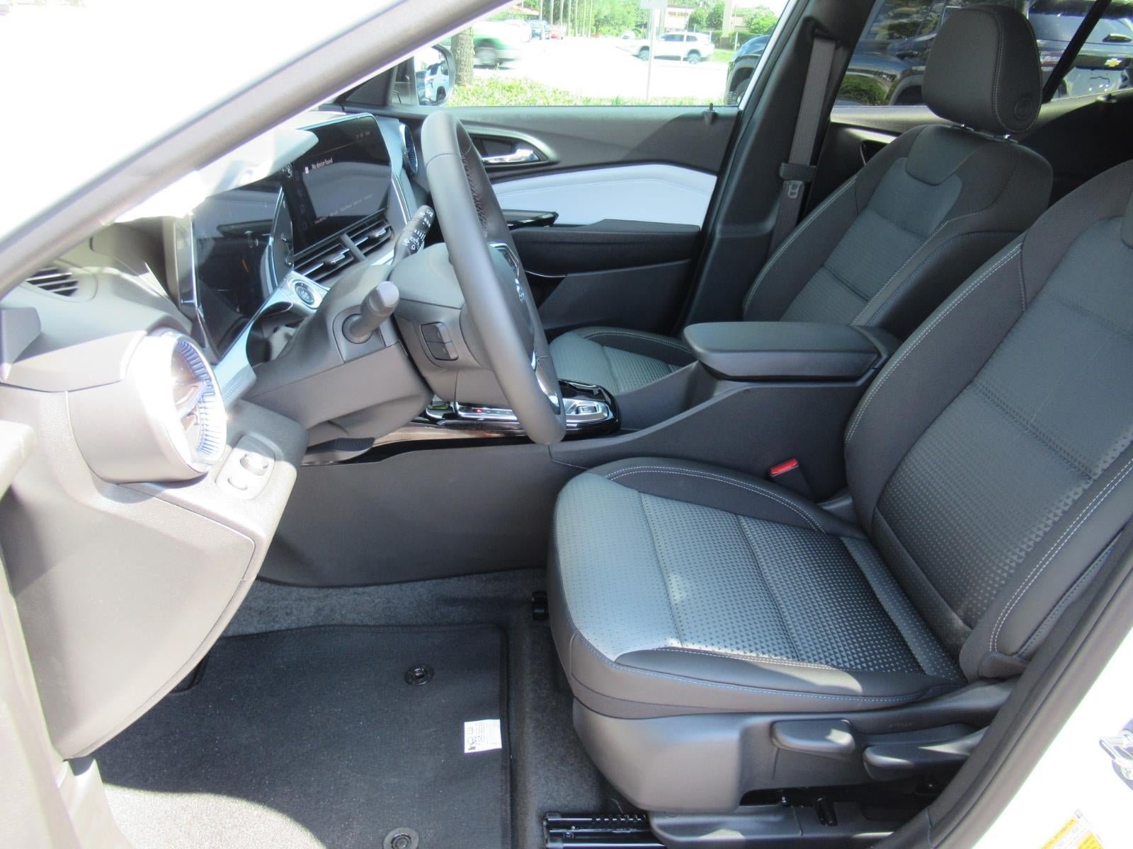 New 2026 Chevrolet Trax LT w/ Driver Confidence Package FWD image 19