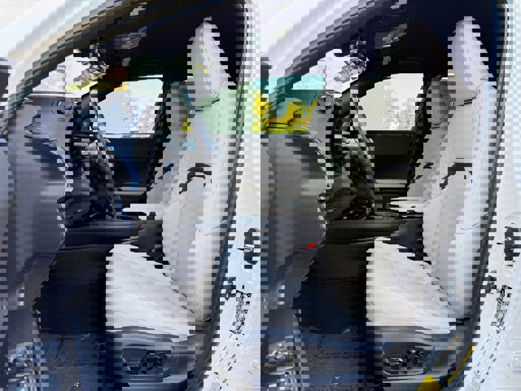 Certified 2022 Lexus UX 250h image 17