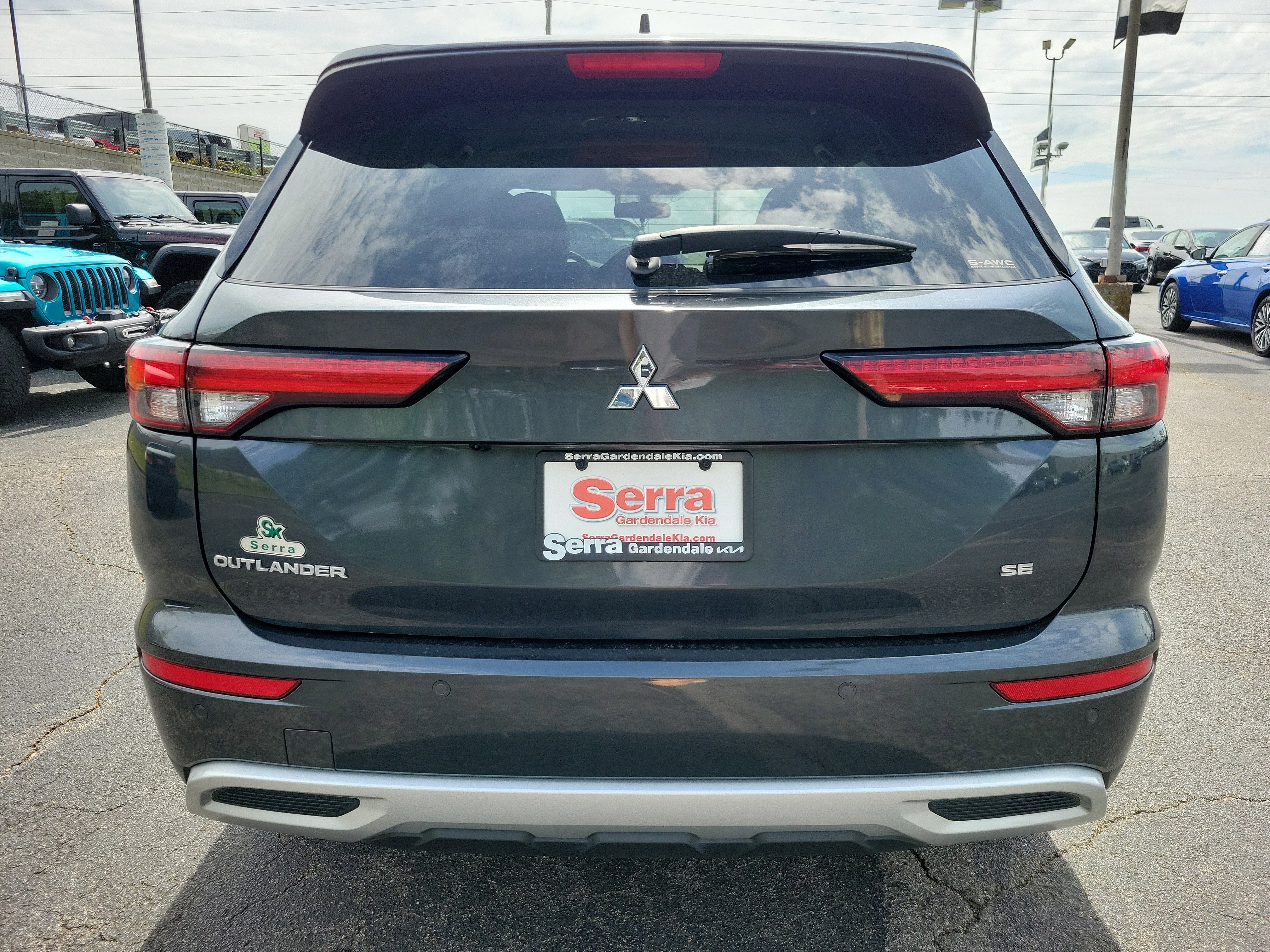 Used 2024 Mitsubishi Outlander SE image 27