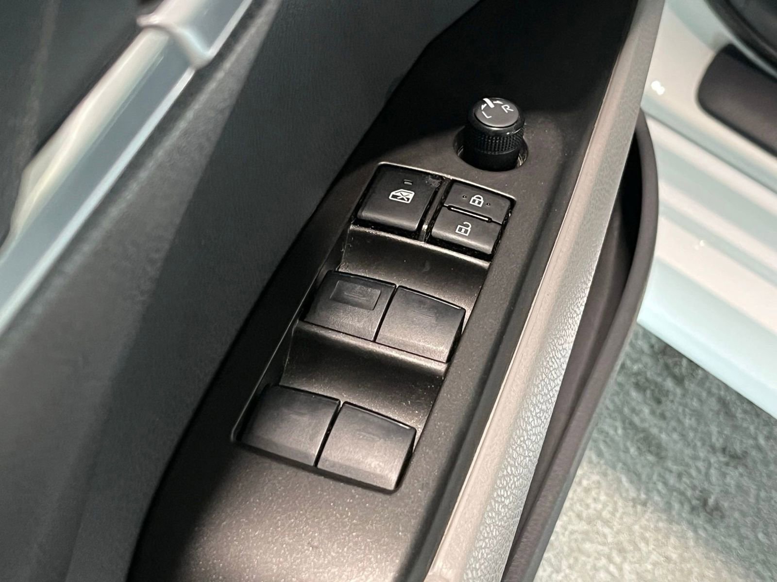 Used 2023 Toyota Camry LE FWD image 30