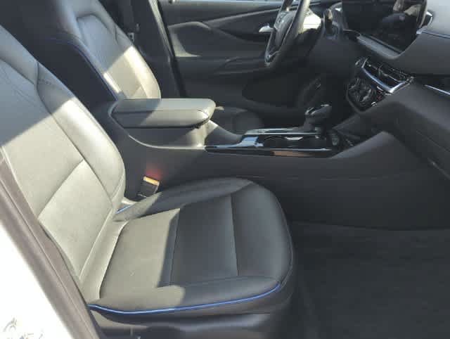 Used 2024 Buick Envista Sport Touring w/ Convenience I Package FWD image 21