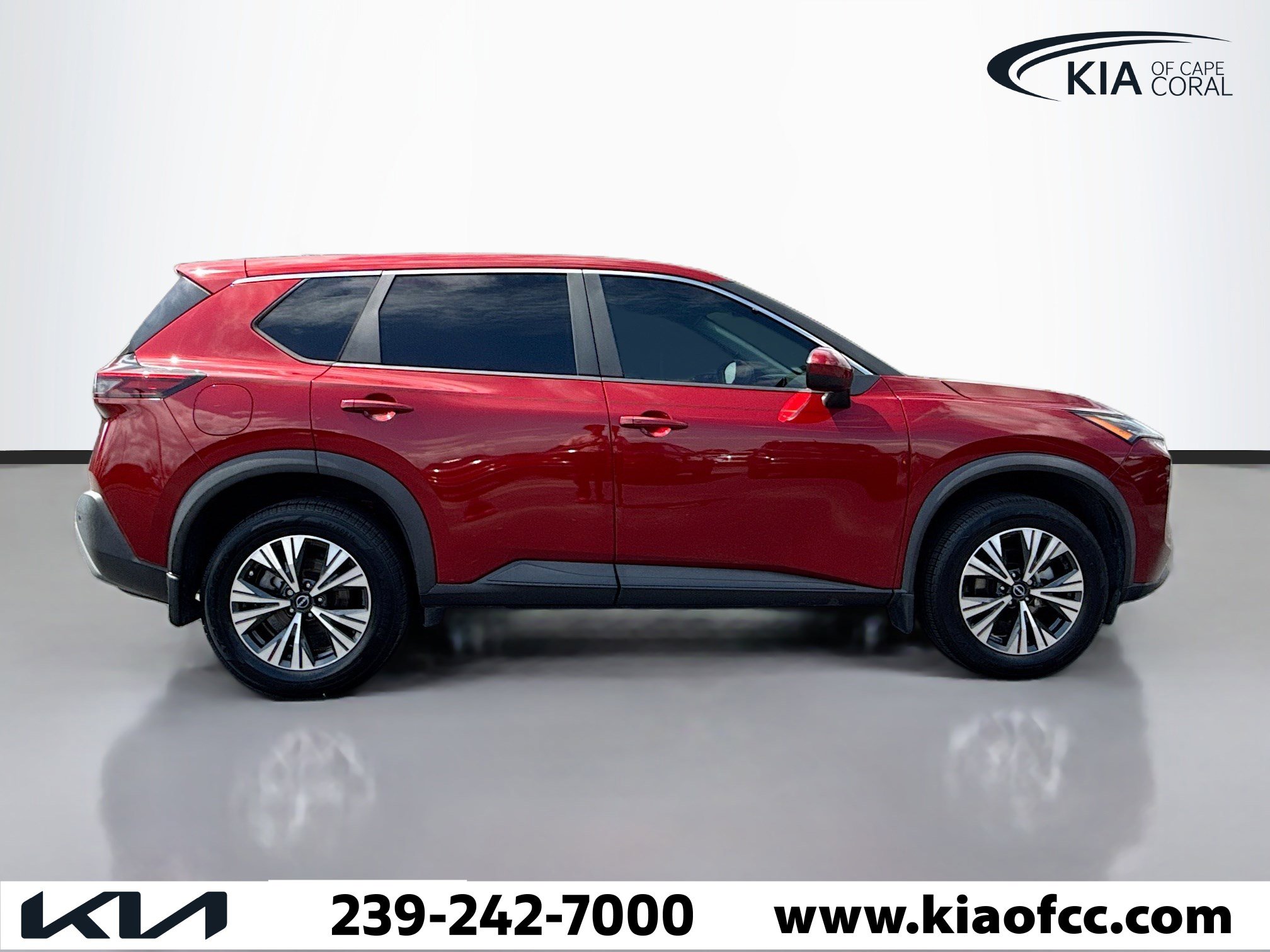 Used 2023 Nissan Rogue SV image 6