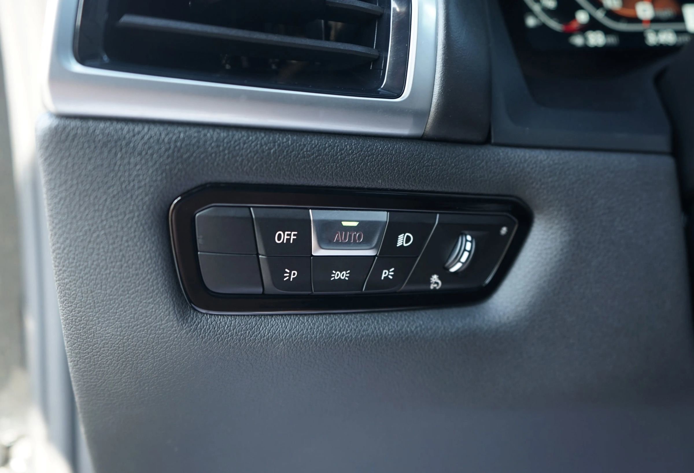 Used 2019 BMW M850i xDrive Convertible image 21
