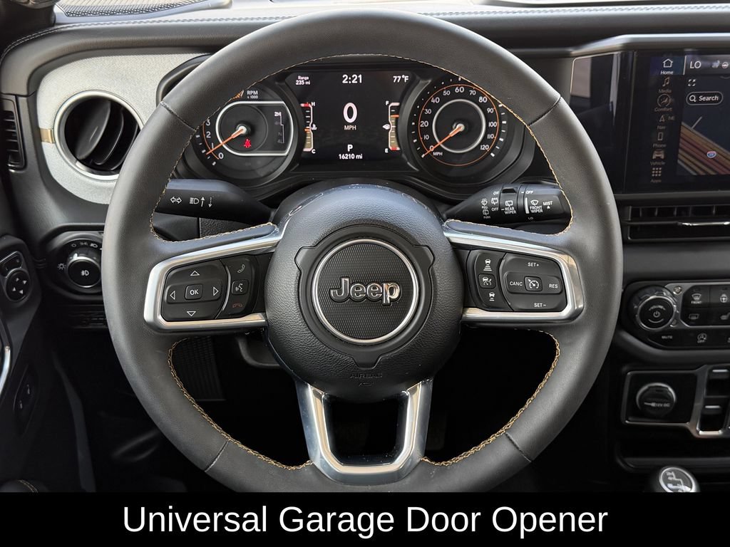 Used 2024 Jeep Wrangler Unlimited Sahara w/ Technology Group AWD/4WD image 14