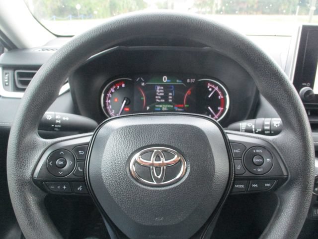 Used 2024 Toyota RAV4 XLE FWD image 20