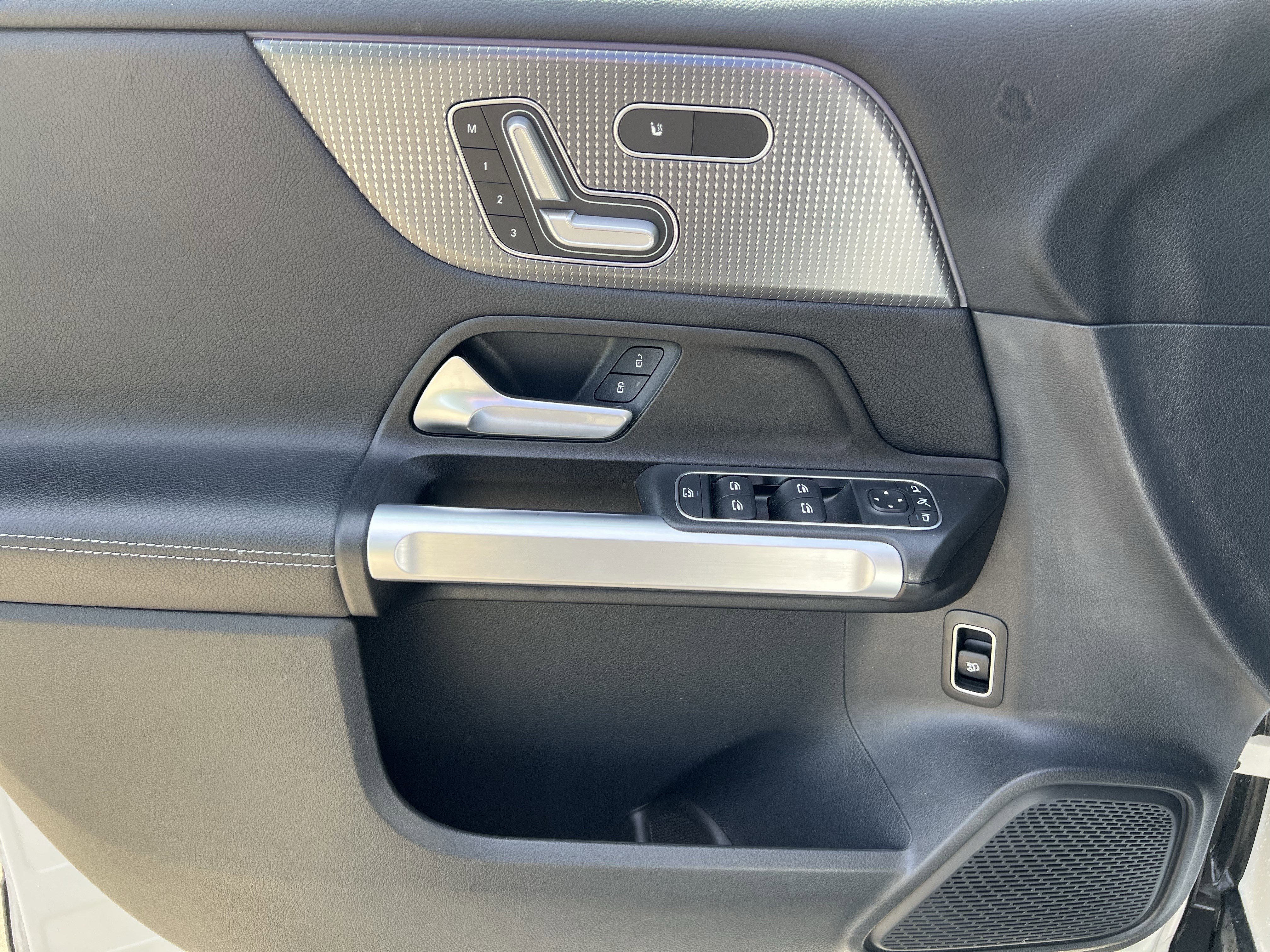 Certified 2022 Mercedes-Benz GLB 250 image 14