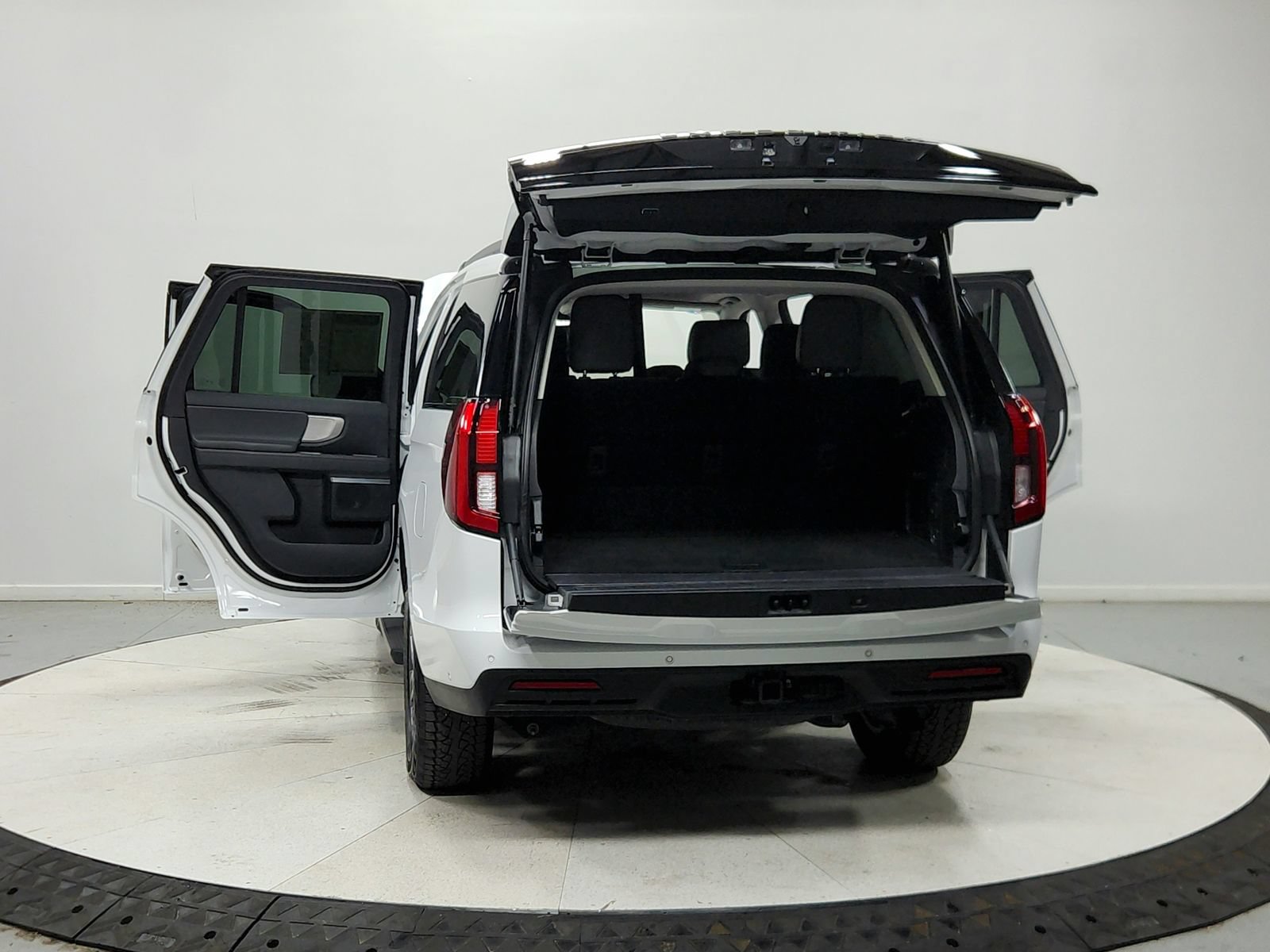 Used 2025 Ford Expedition Active AWD/4WD image 15