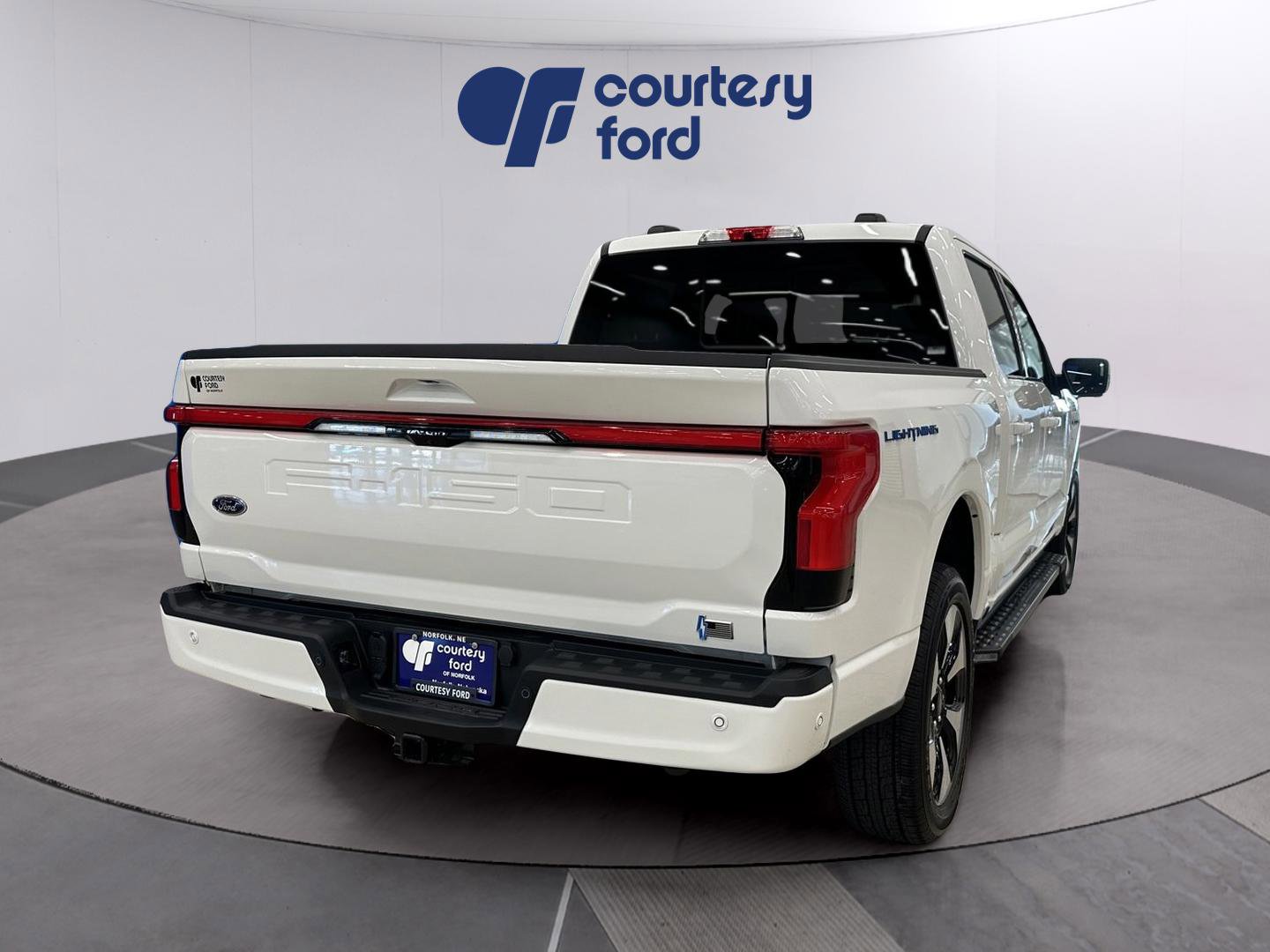 New 2023 Ford F150 Lightning Platinum AWD/4WD image 7