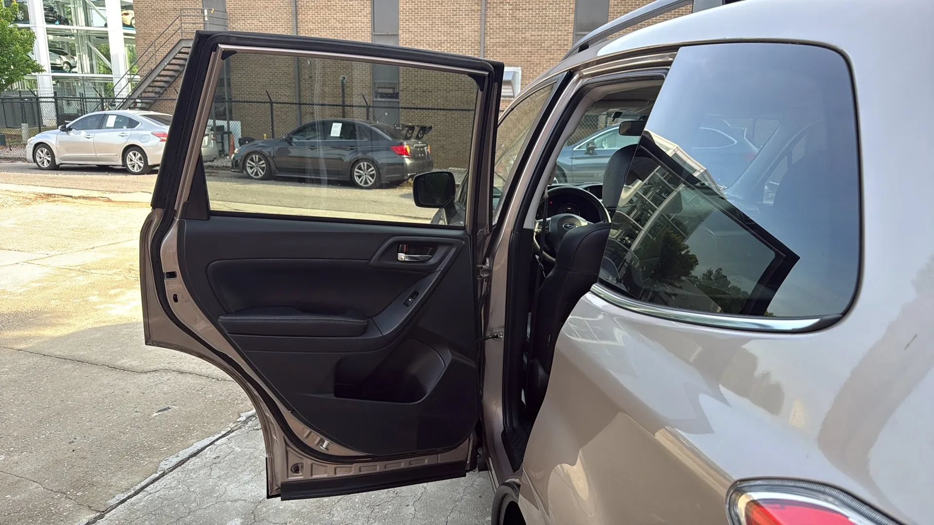 Used 2015 Subaru Forester 2.5i Limited AWD/4WD image 14