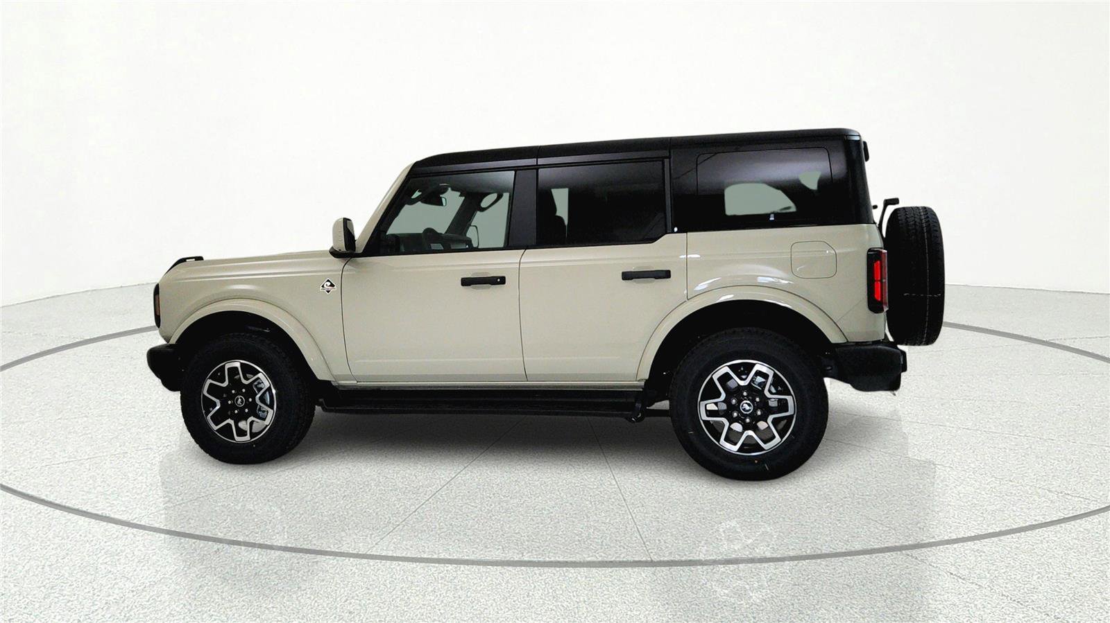 New 2026 Ford Bronco Outer Banks image 4