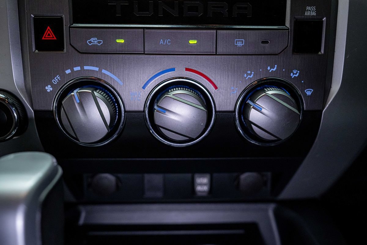 Used 2018 Toyota Tundra SR5 AWD/4WD image 24
