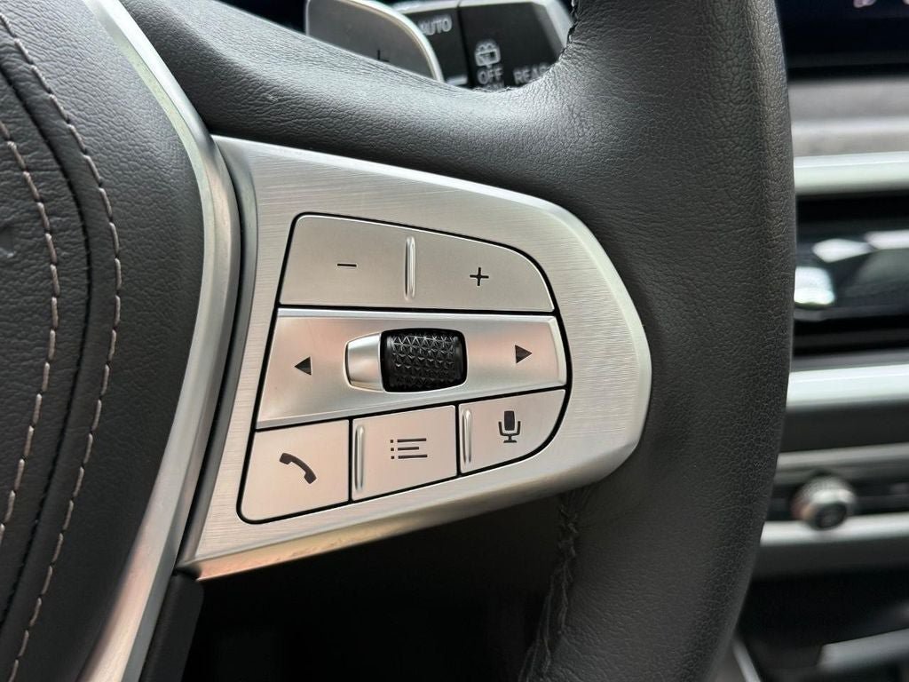 Used 2024 BMW X7 xDrive40i w/ Premium Package AWD/4WD image 18