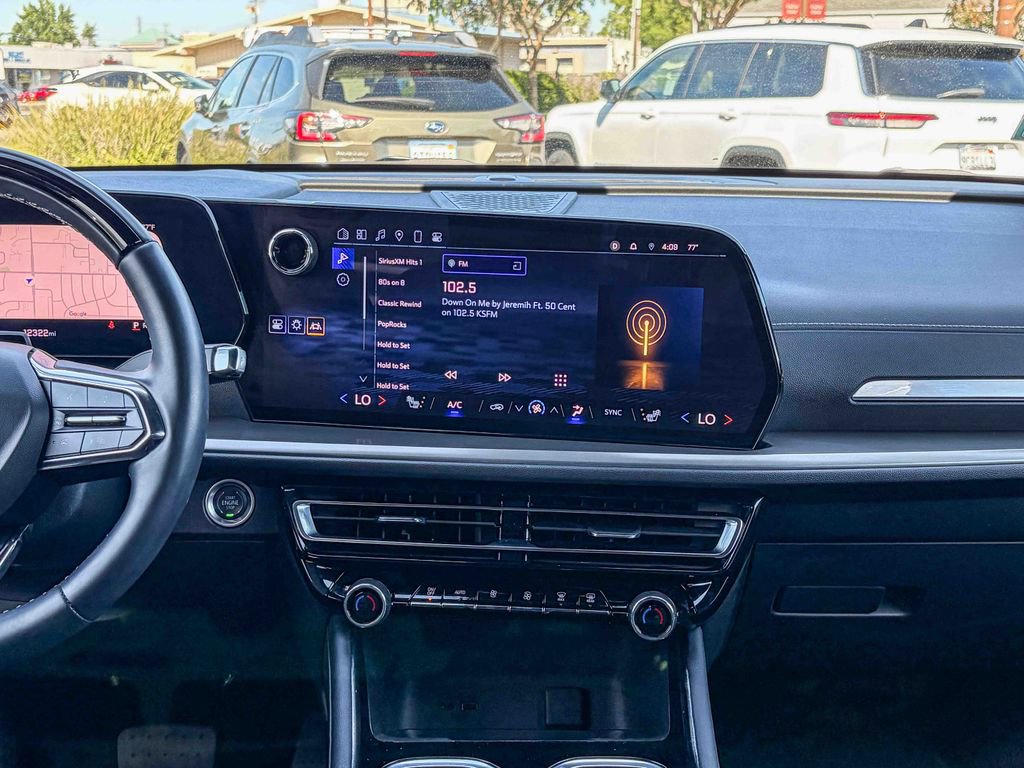 Used 2024 Chevrolet Traverse LT w/ Enhanced Driving Package image 17