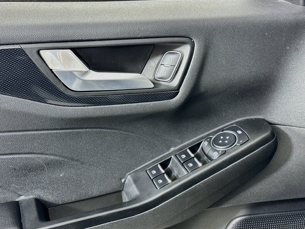 Used 2025 Ford Escape ST-Line Select AWD/4WD image 16
