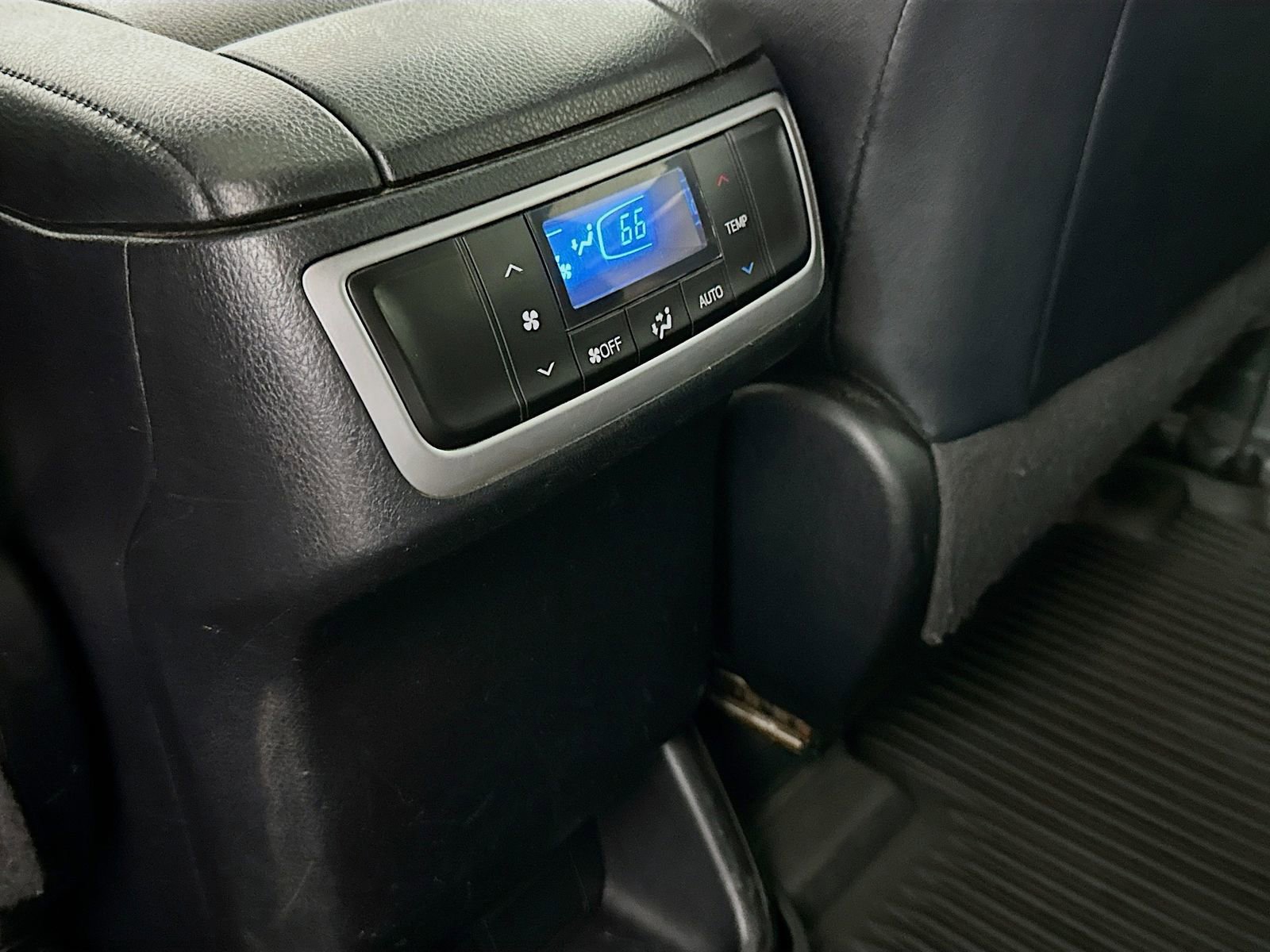 Certified 2019 Toyota Highlander XLE AWD/4WD image 25