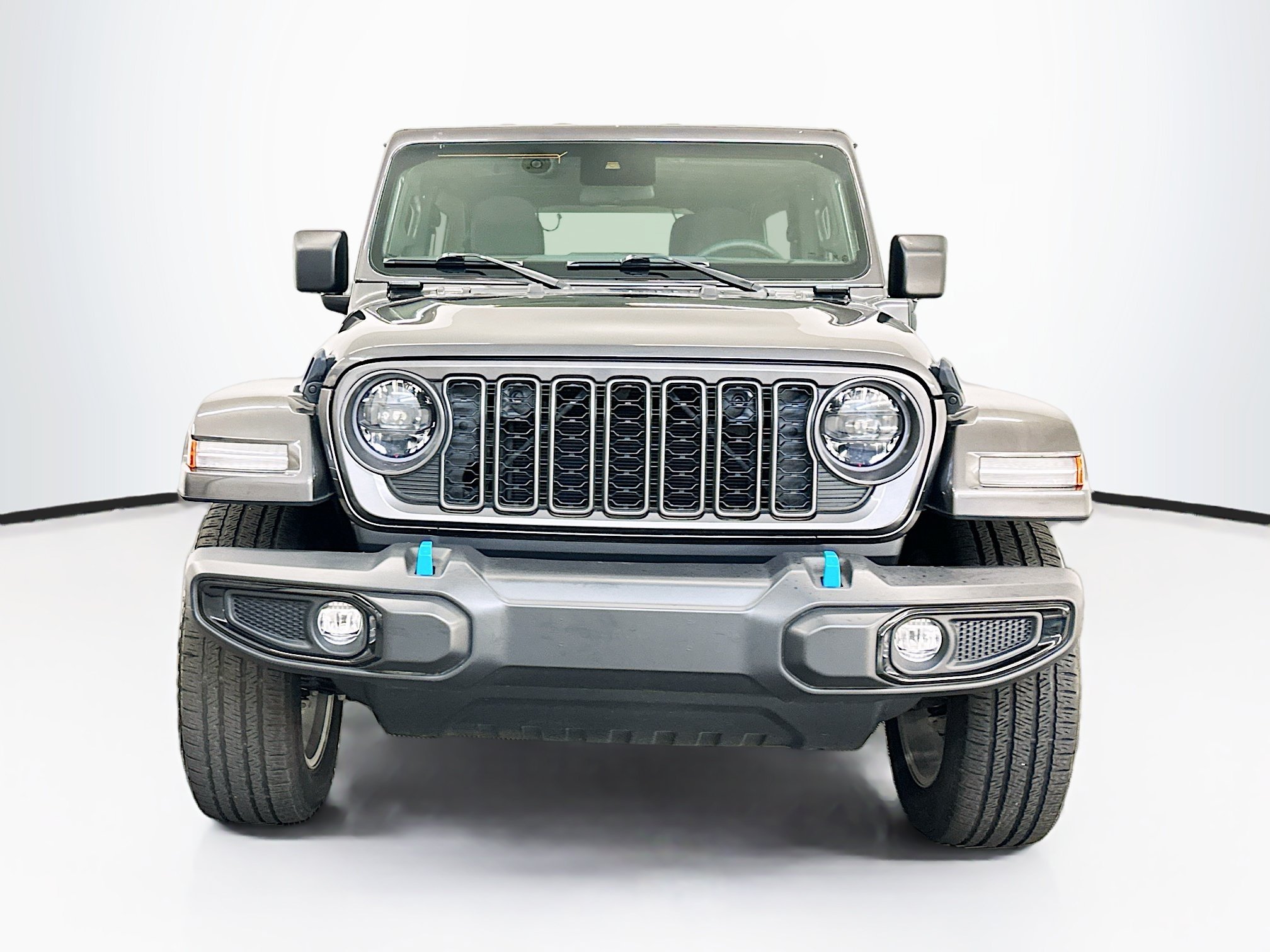 Used 2024 Jeep Wrangler Unlimited w/ Convenience Group AWD/4WD image 2
