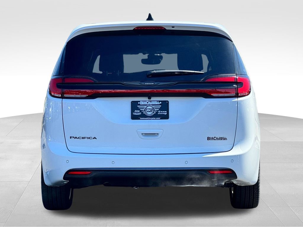 New 2026 Chrysler Pacifica Select FWD image 6