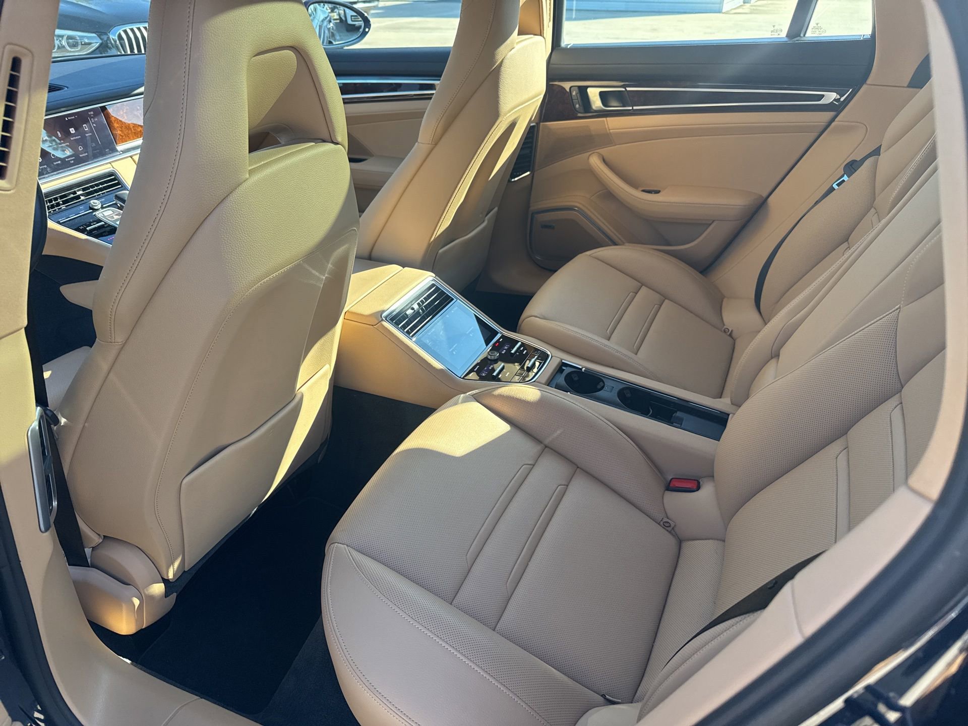 Used 2022 Porsche Panamera Platinum Edition image 10