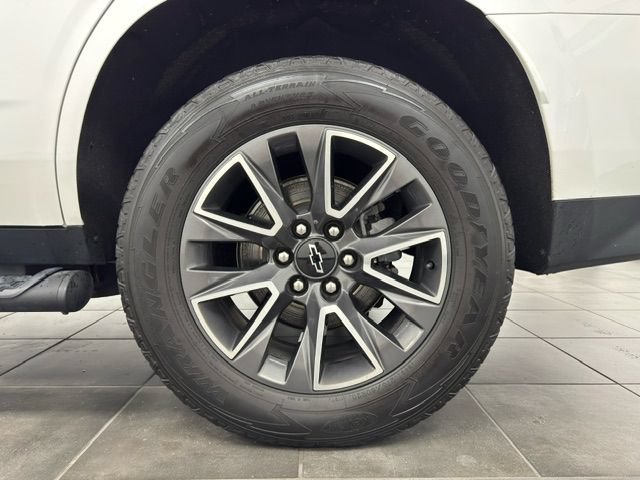 Used 2023 Chevrolet Tahoe Z71 w/ Z71 Off-Road Package AWD/4WD image 22